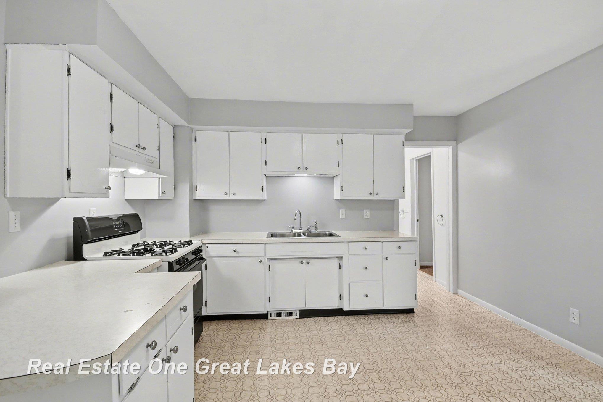2750 E Deckerville Road, Caro, MI 48723 — Photo 11