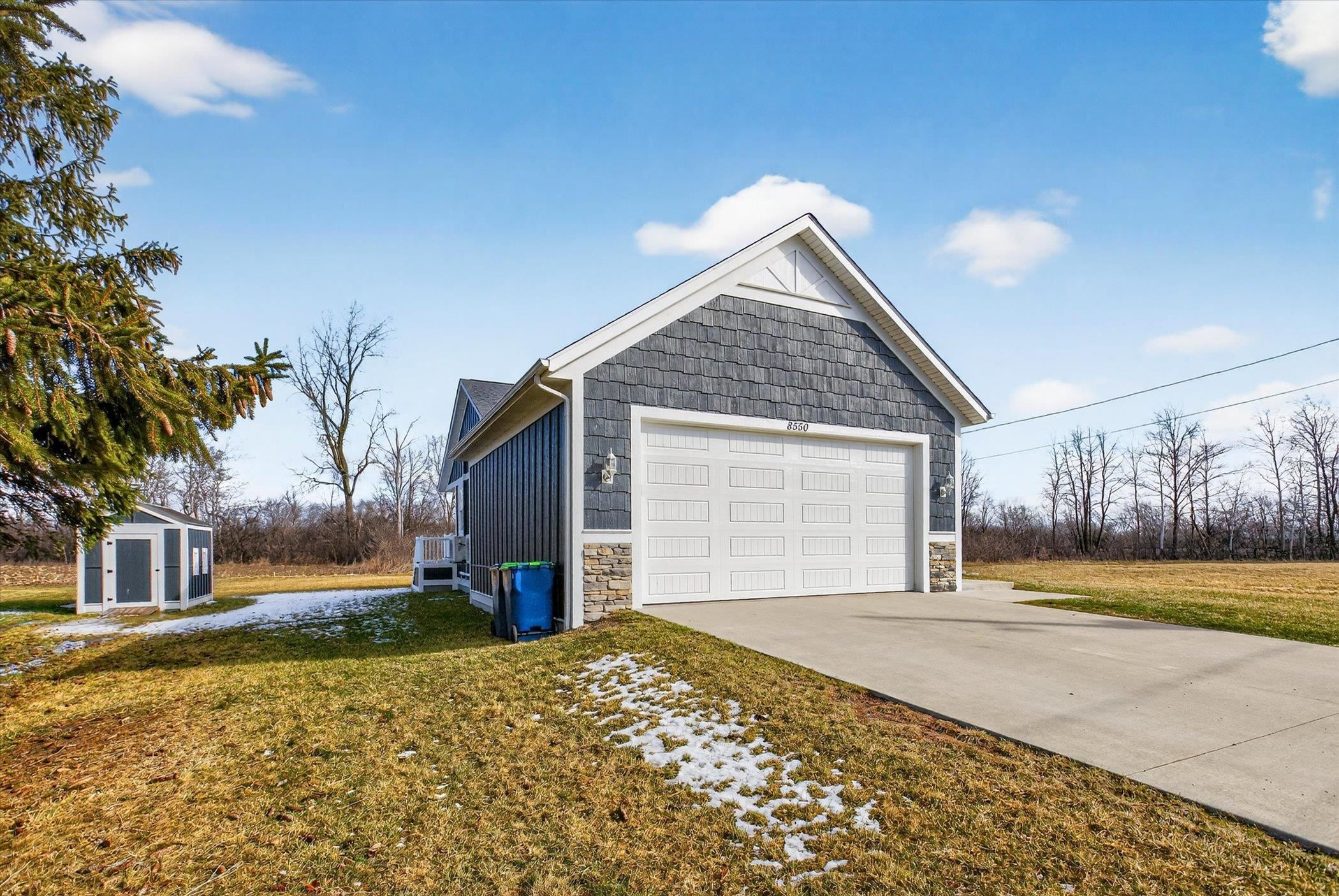 8550 Gilmour Lane, Freeland, MI 48623 — Photo 2
