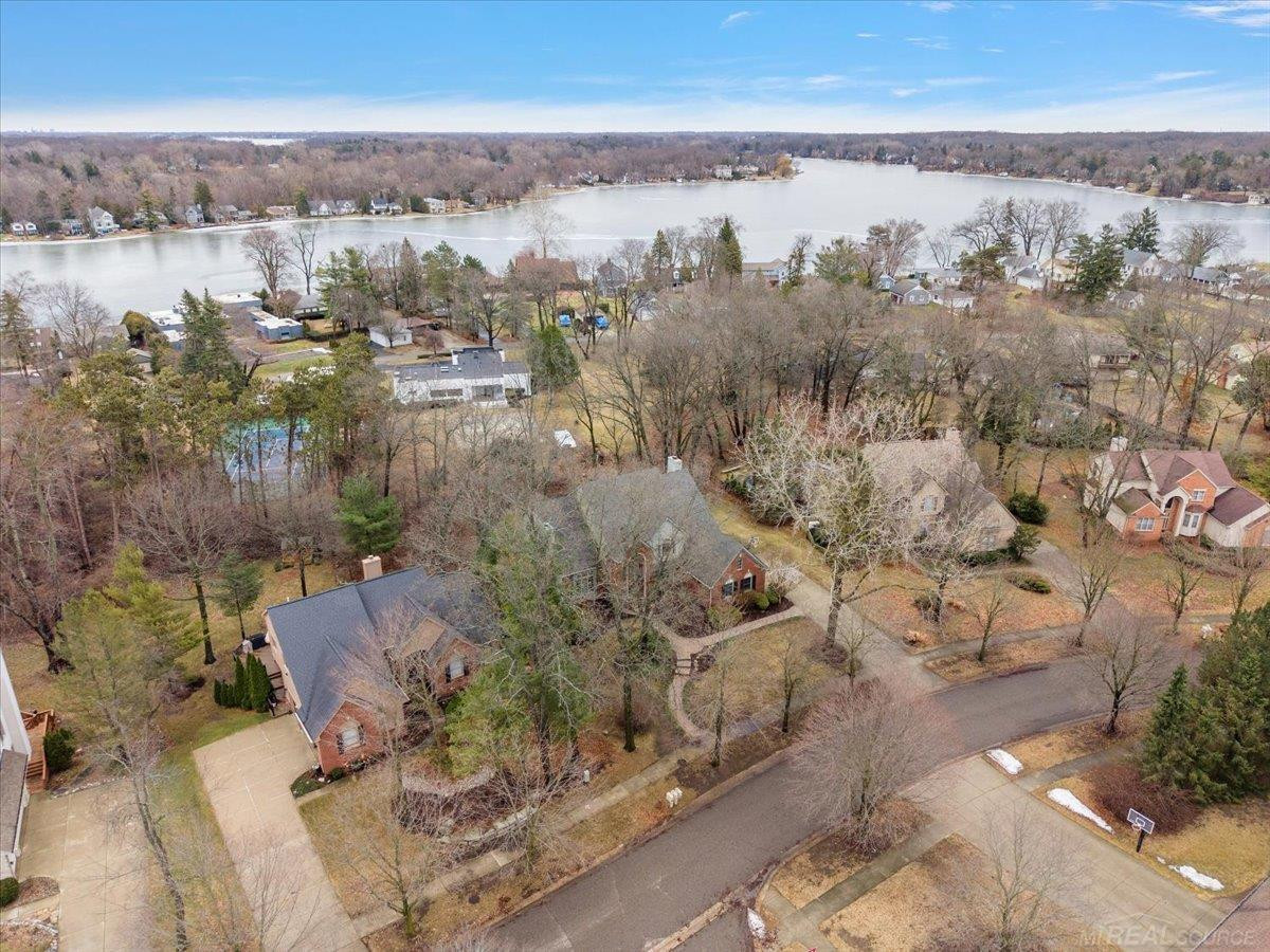 2757 W Bloomfield Oaks Drive, West Bloomfield, MI 48324 — Photo 11
