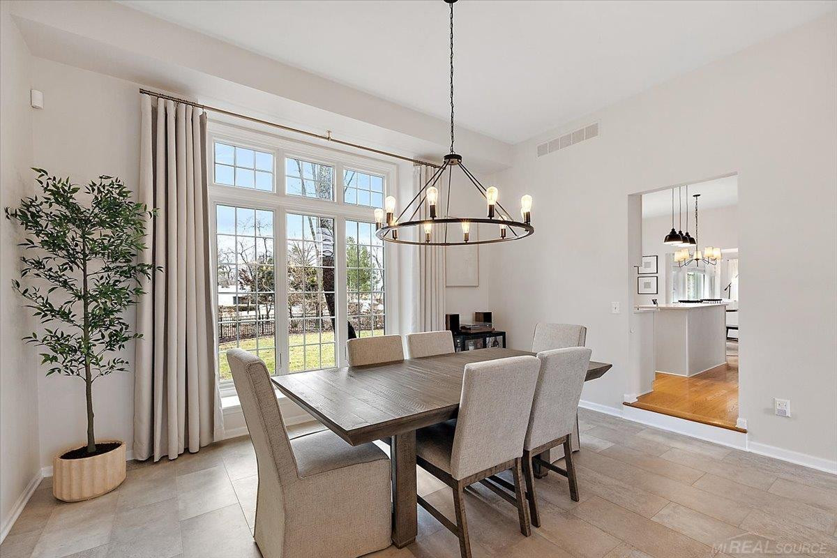 2757 W Bloomfield Oaks Drive, West Bloomfield, MI 48324 — Photo 18