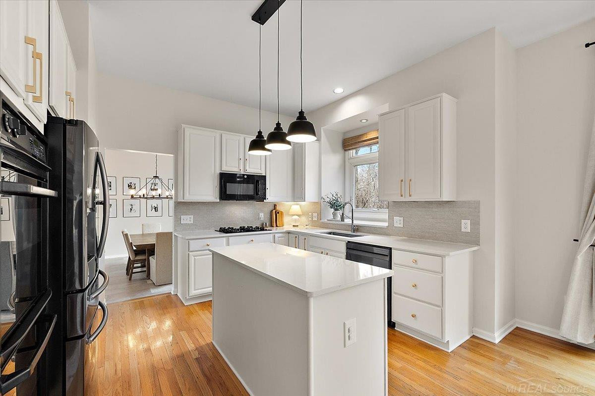 2757 W Bloomfield Oaks Drive, West Bloomfield, MI 48324 — Photo 23