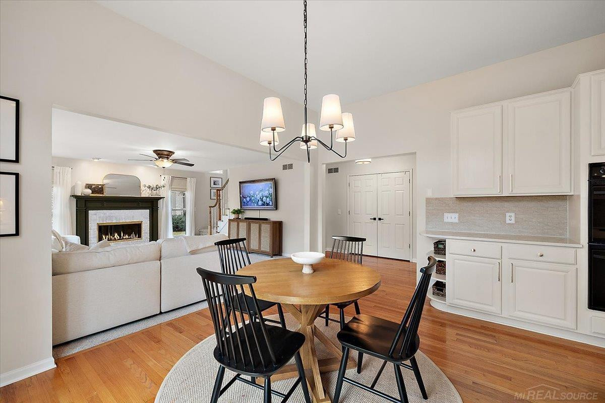 2757 W Bloomfield Oaks Drive, West Bloomfield, MI 48324 — Photo 28