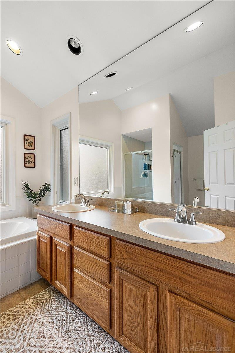 2757 W Bloomfield Oaks Drive, West Bloomfield, MI 48324 — Photo 47