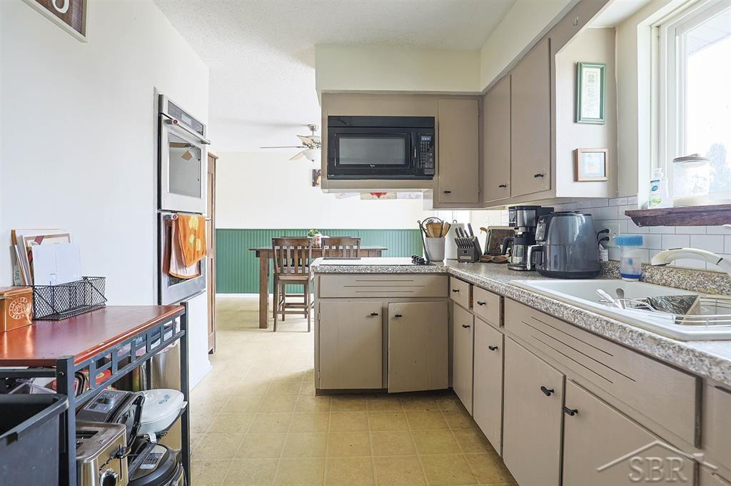 1841 Van Wagoner Drive, Saginaw, MI 48638 — Photo 9