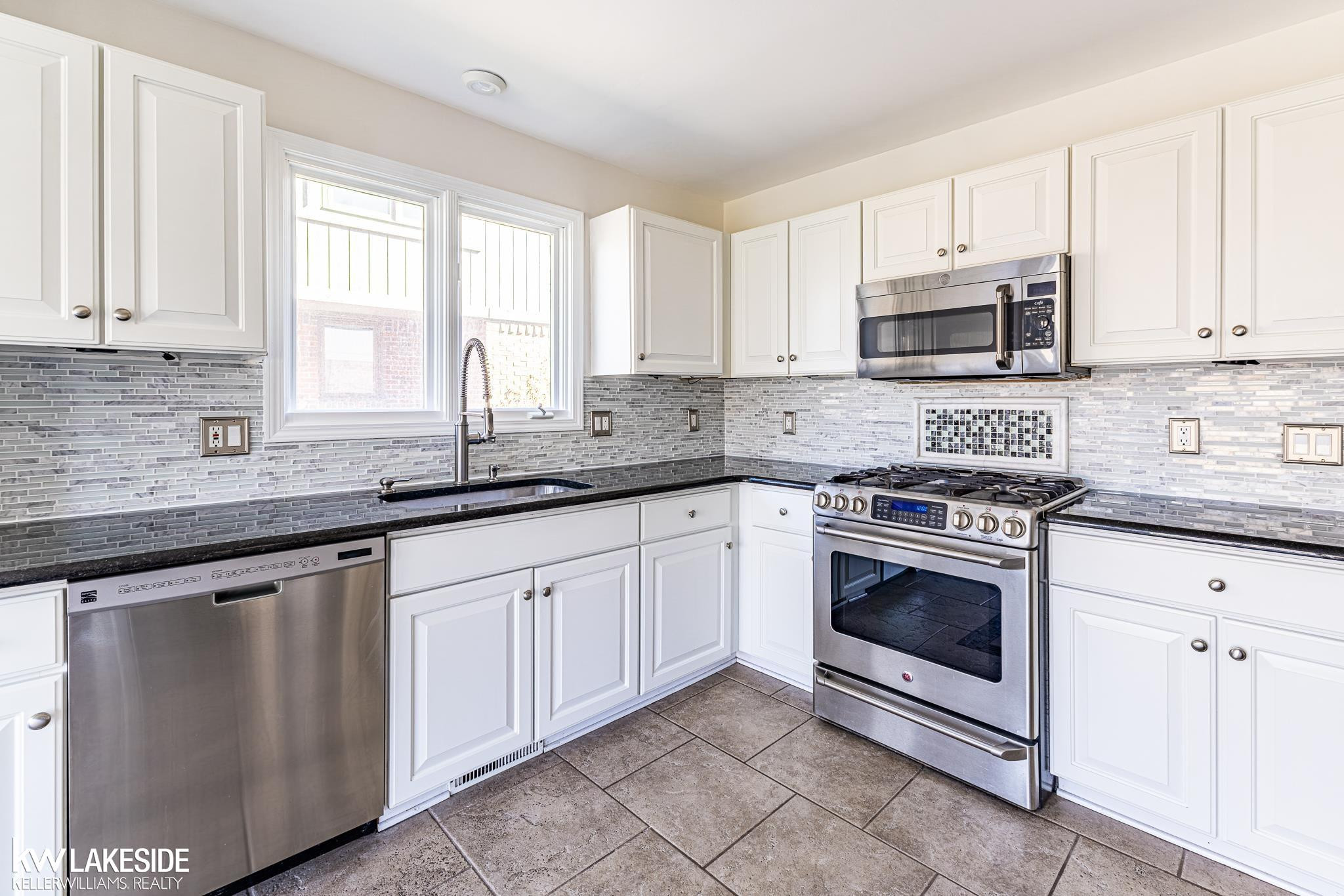 57289 Yorkshire Drive, Washington, MI — Photo 14