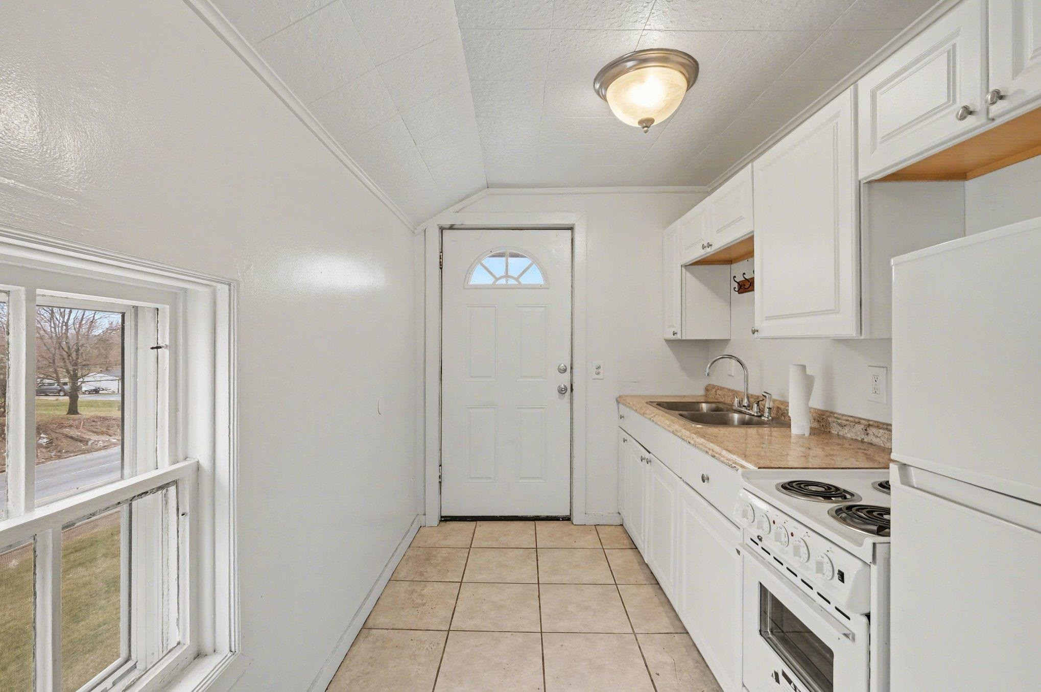 8009 E Bristol Rd. UNIT&nbsp;2 Road, Davison, MI, 48423