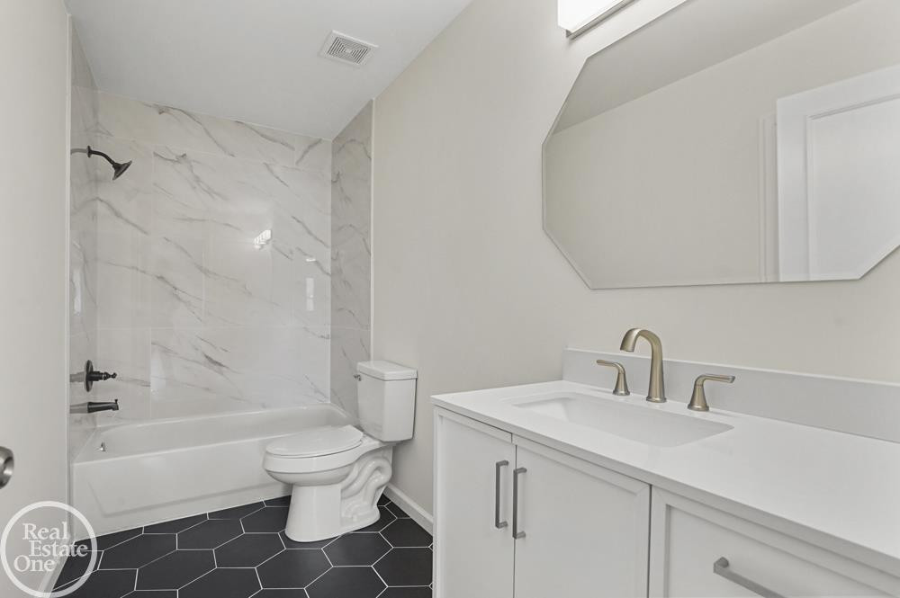 30601 Victoria Court, Chesterfield, MI — Photo 10