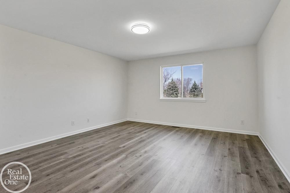 30601 Victoria Court, Chesterfield, MI — Photo 14