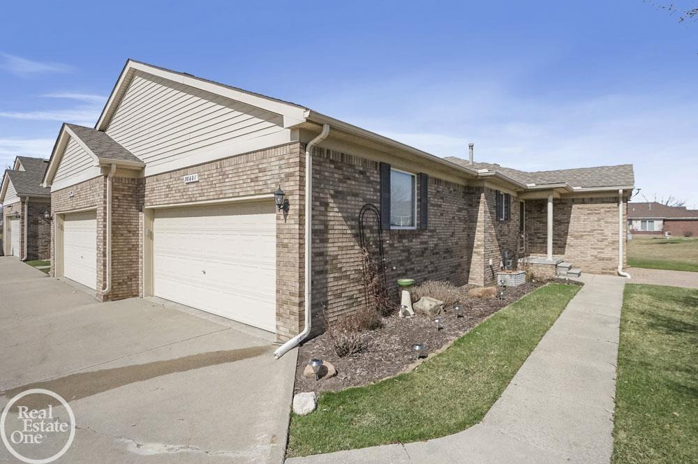 30601 Victoria Court, Chesterfield, MI — Photo 20