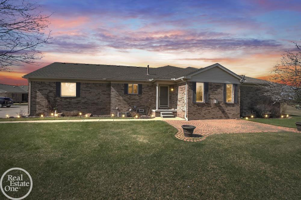 30601 Victoria Court, Chesterfield, MI — Photo 23
