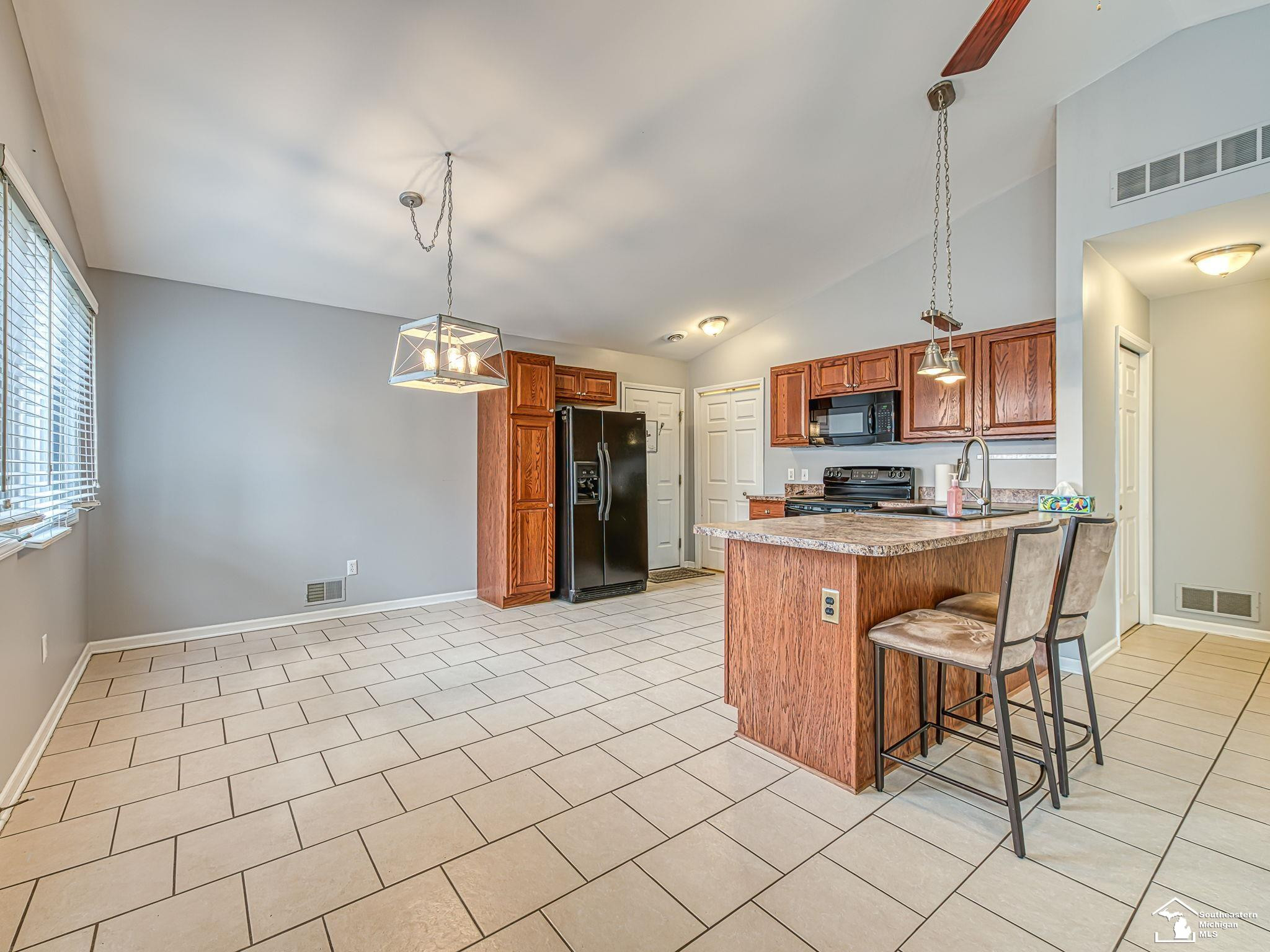 921 May Drive, Monroe, MI 48161 — Photo 5