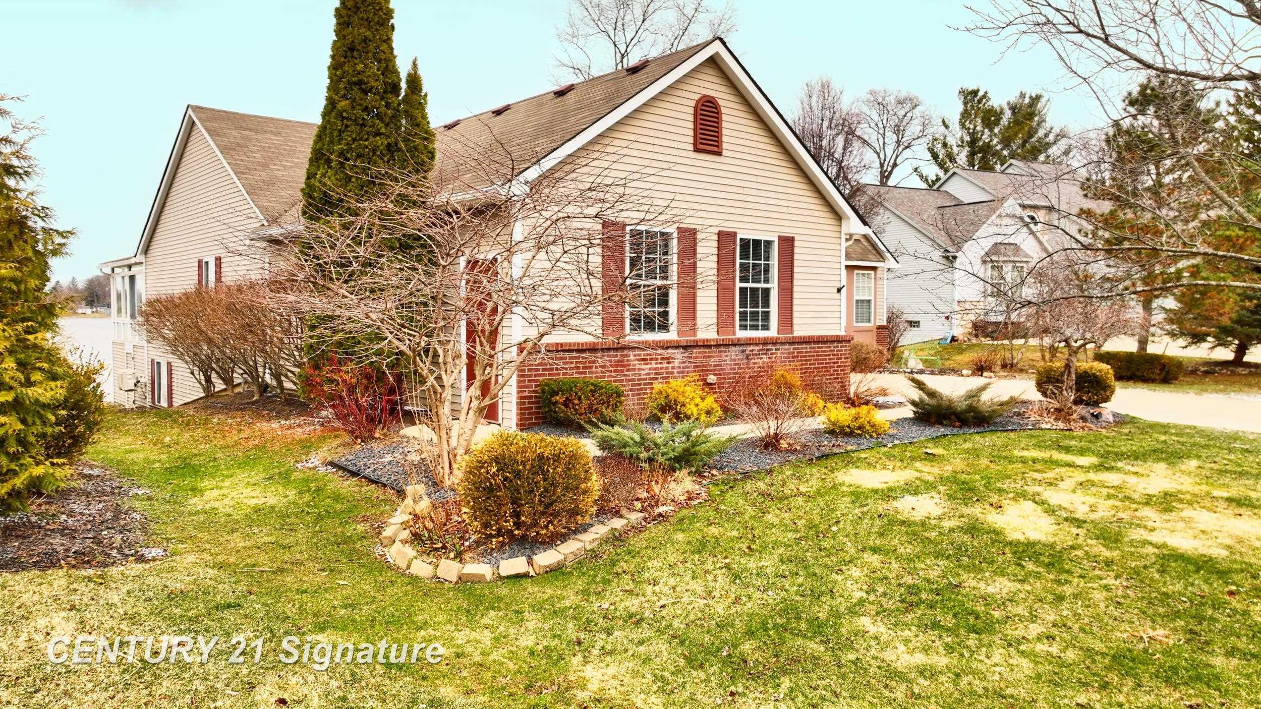 4190 Neal Court, Linden, MI 48451 — Photo 2