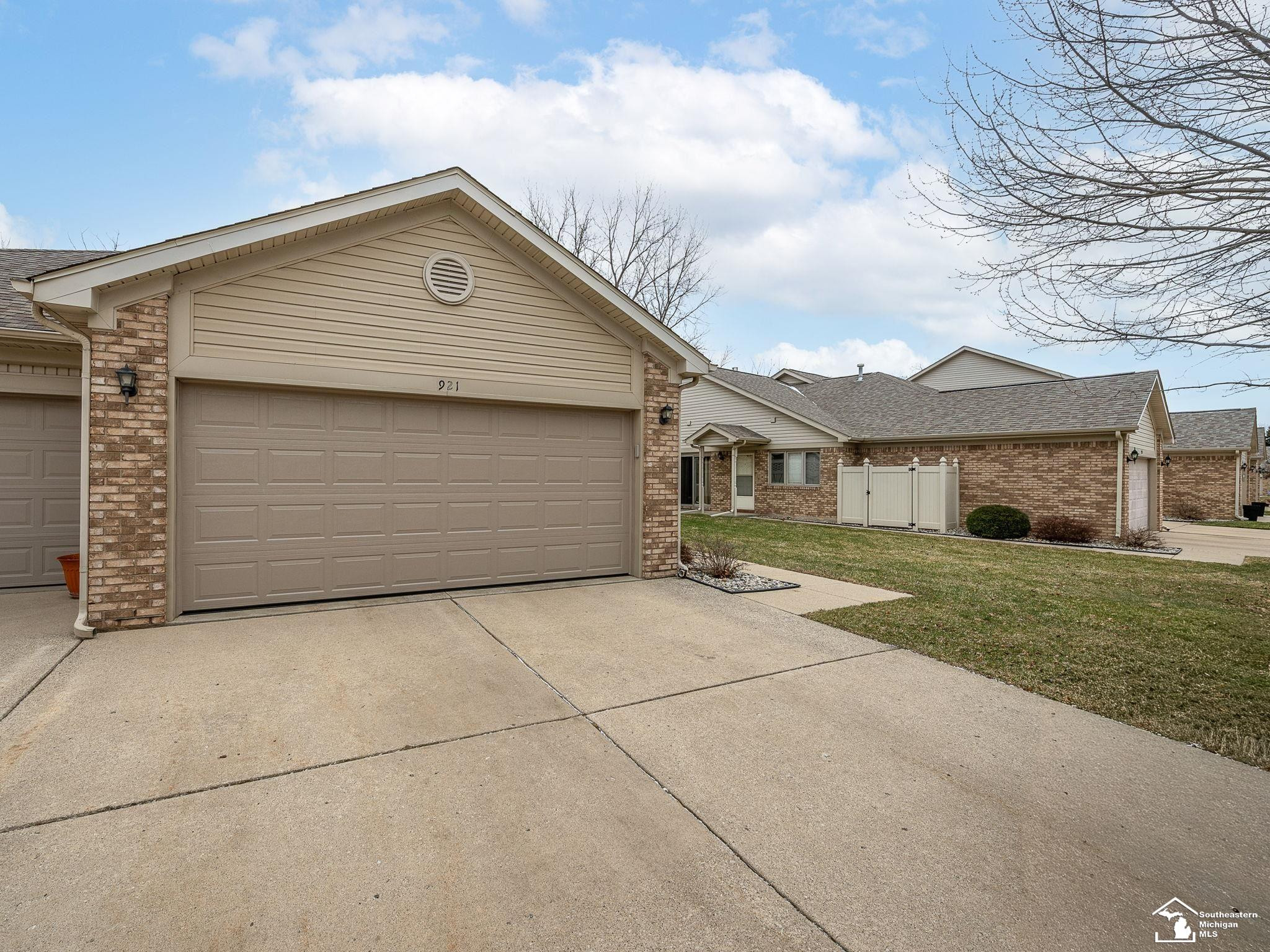921 May Drive, Monroe, MI 48161 — Photo 28
