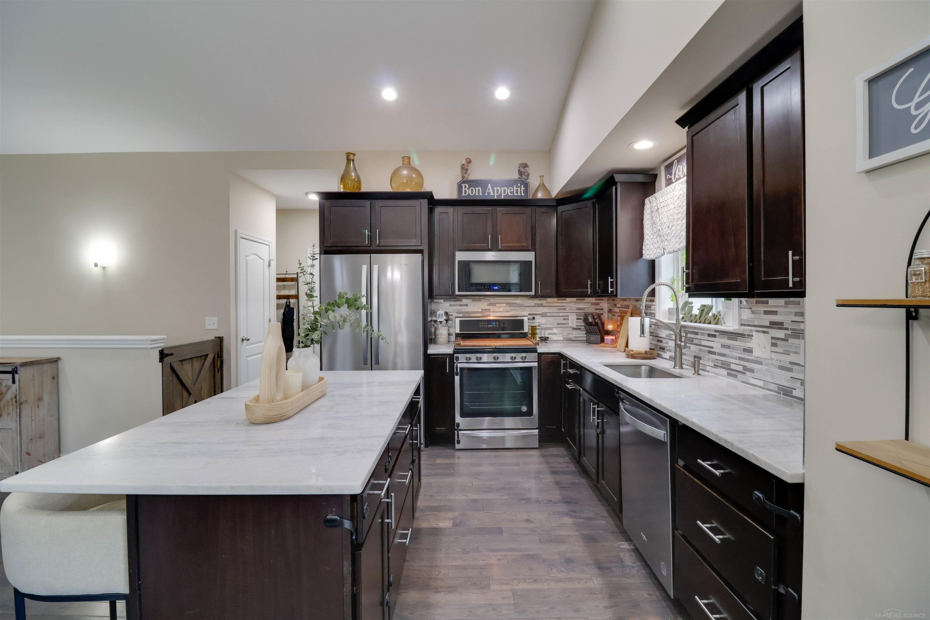 450 Pheasant Ridge Court, Ortonville, MI 48462 — Photo 6