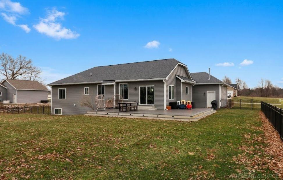 450 Pheasant Ridge Court, Ortonville, MI 48462 — Photo 35