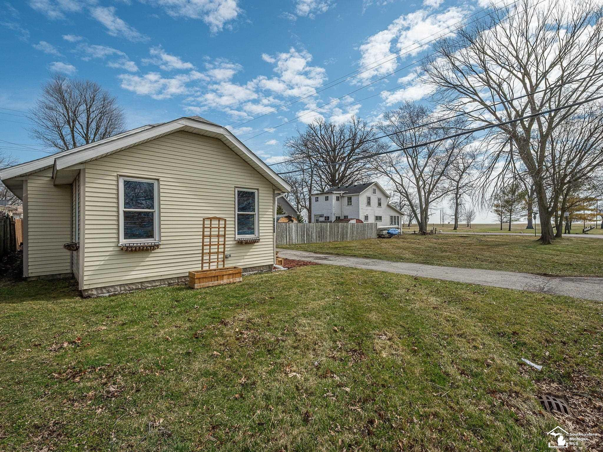 3329 Elmwood Street, Monroe, MI 48162 — Photo 21