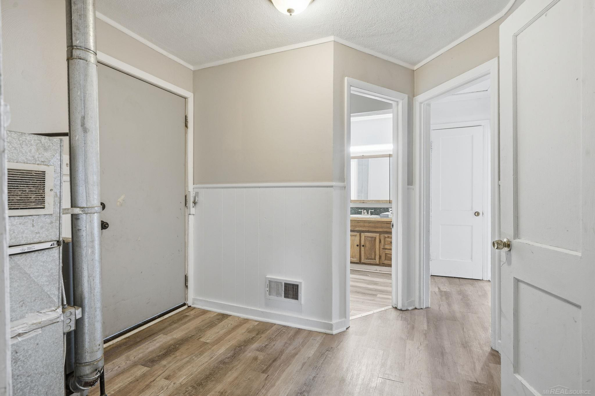 925 Leland Street, Flint, MI 48507 — Photo 5
