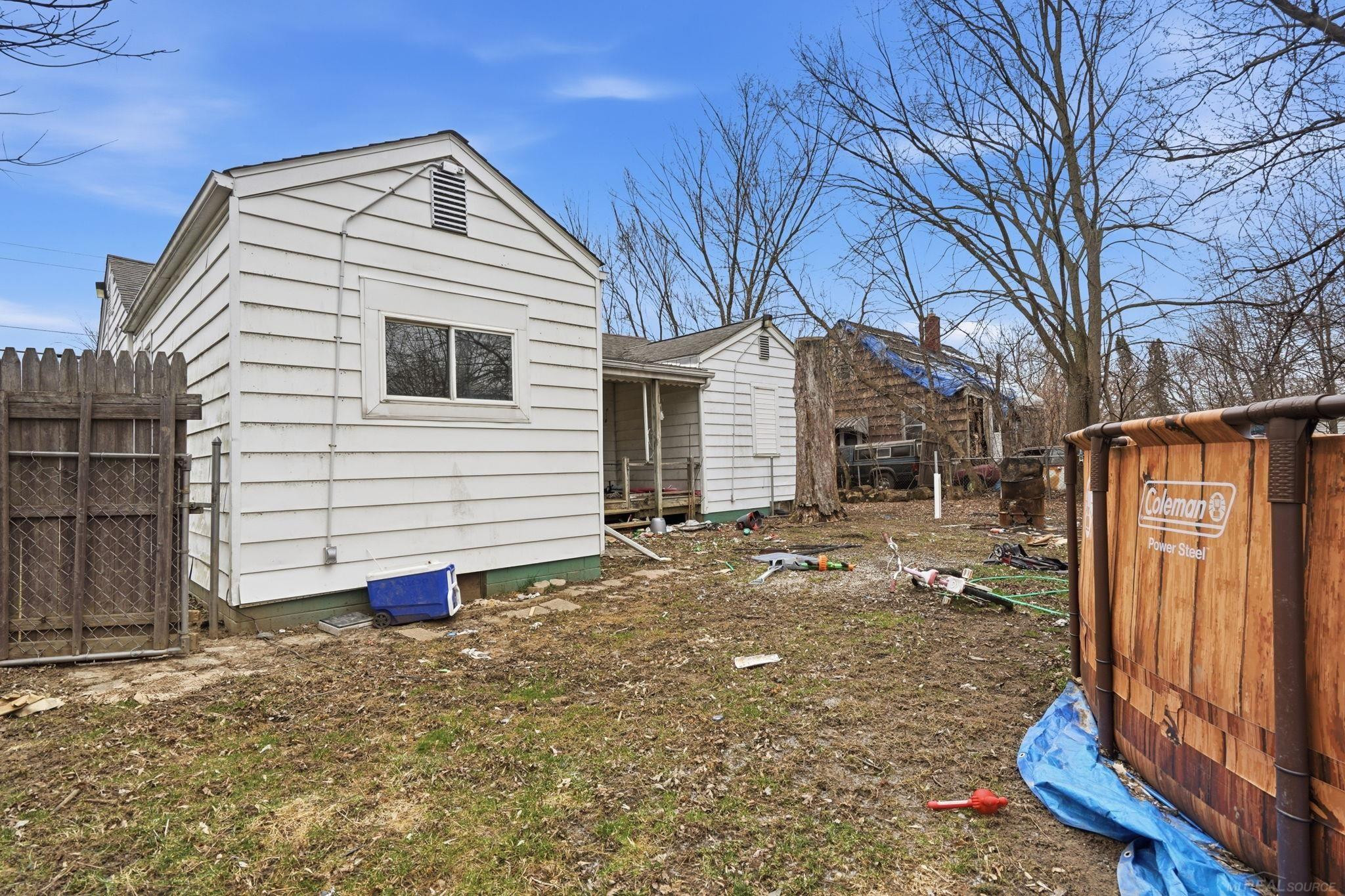 925 Leland Street, Flint, MI 48507 — Photo 8