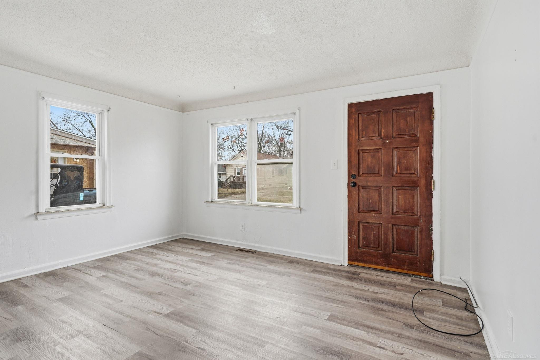 925 Leland Street, Flint, MI 48507 — Photo 12