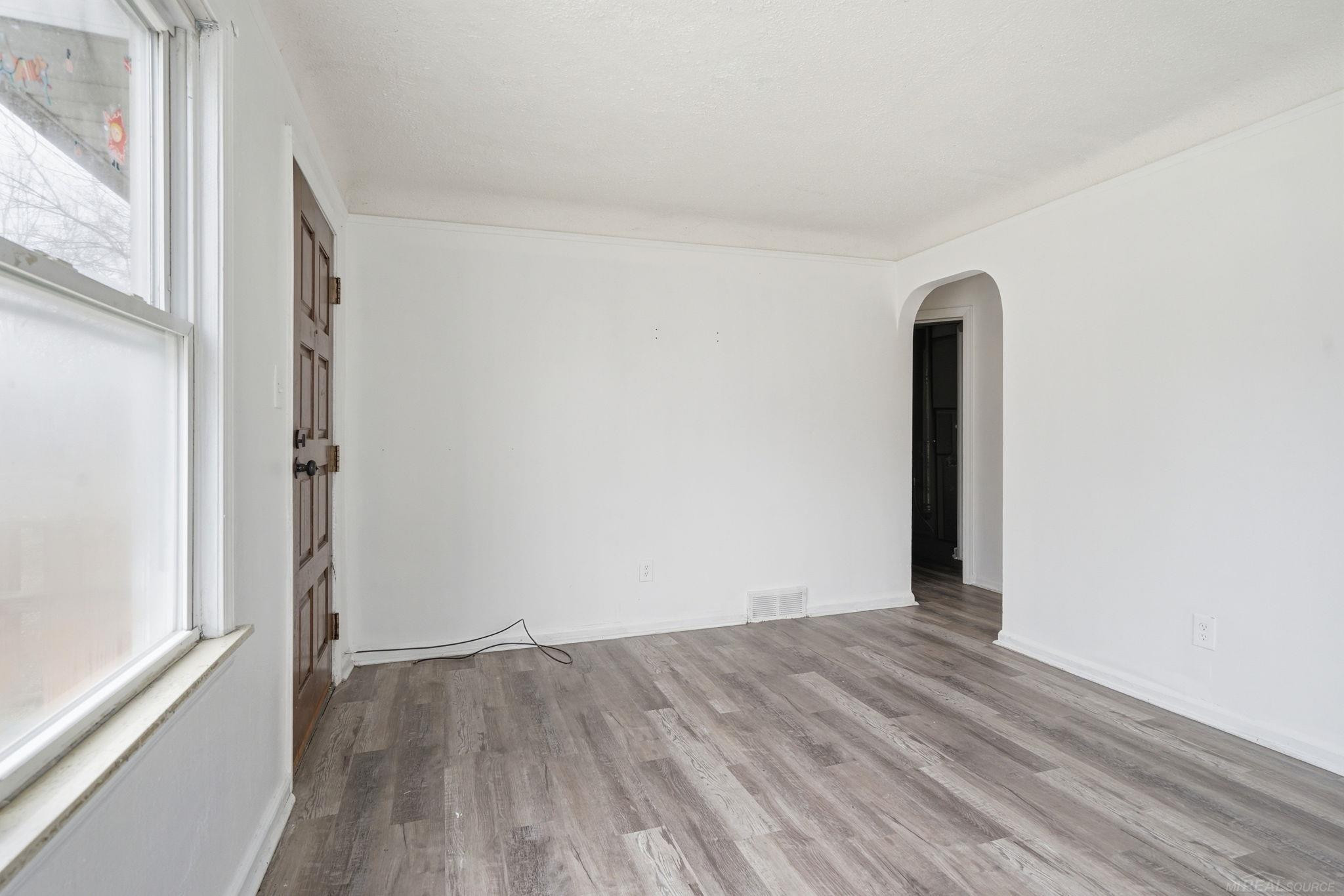 925 Leland Street, Flint, MI 48507 — Photo 14