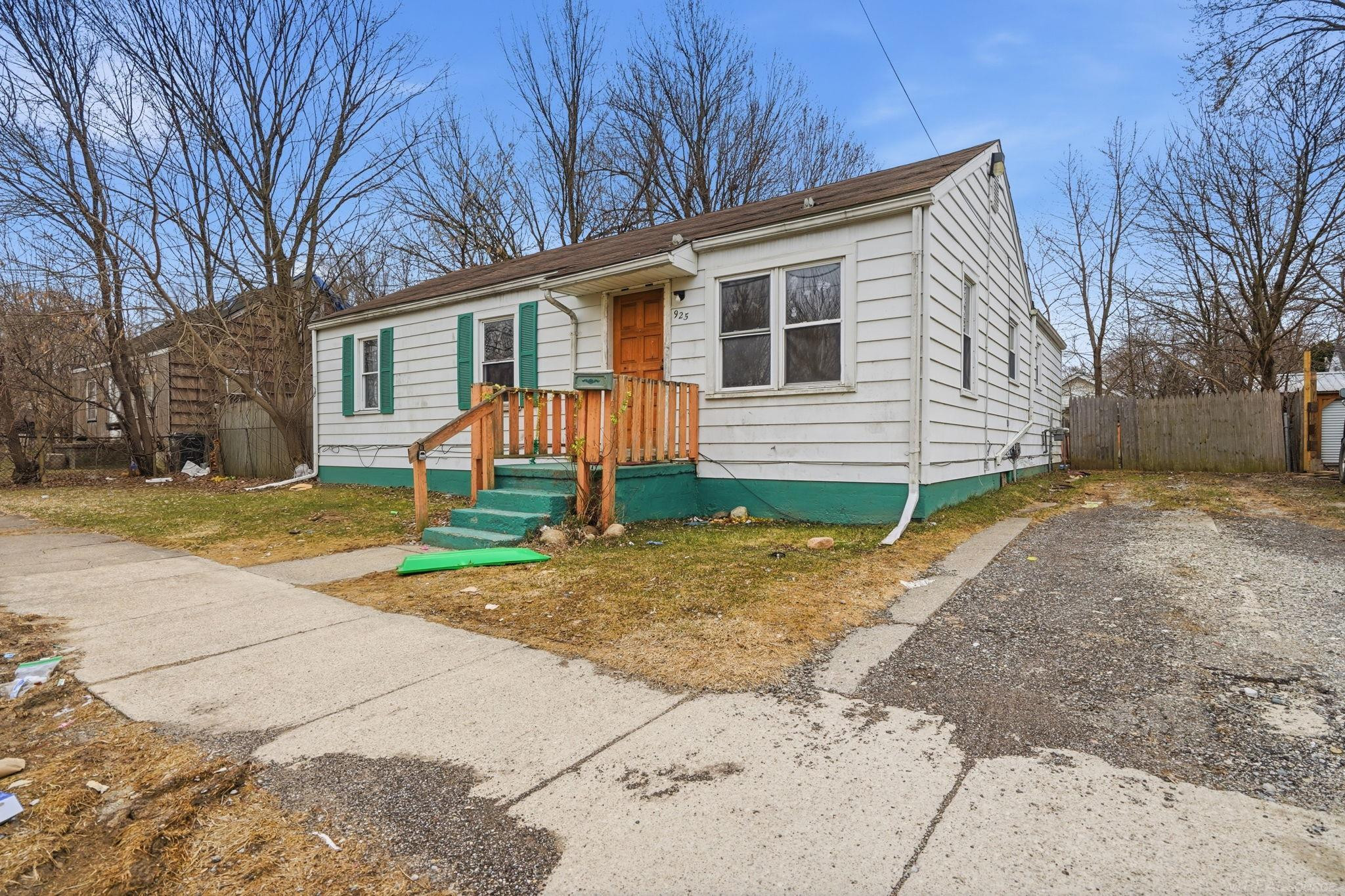 925 Leland Street, Flint, MI 48507 — Photo 16