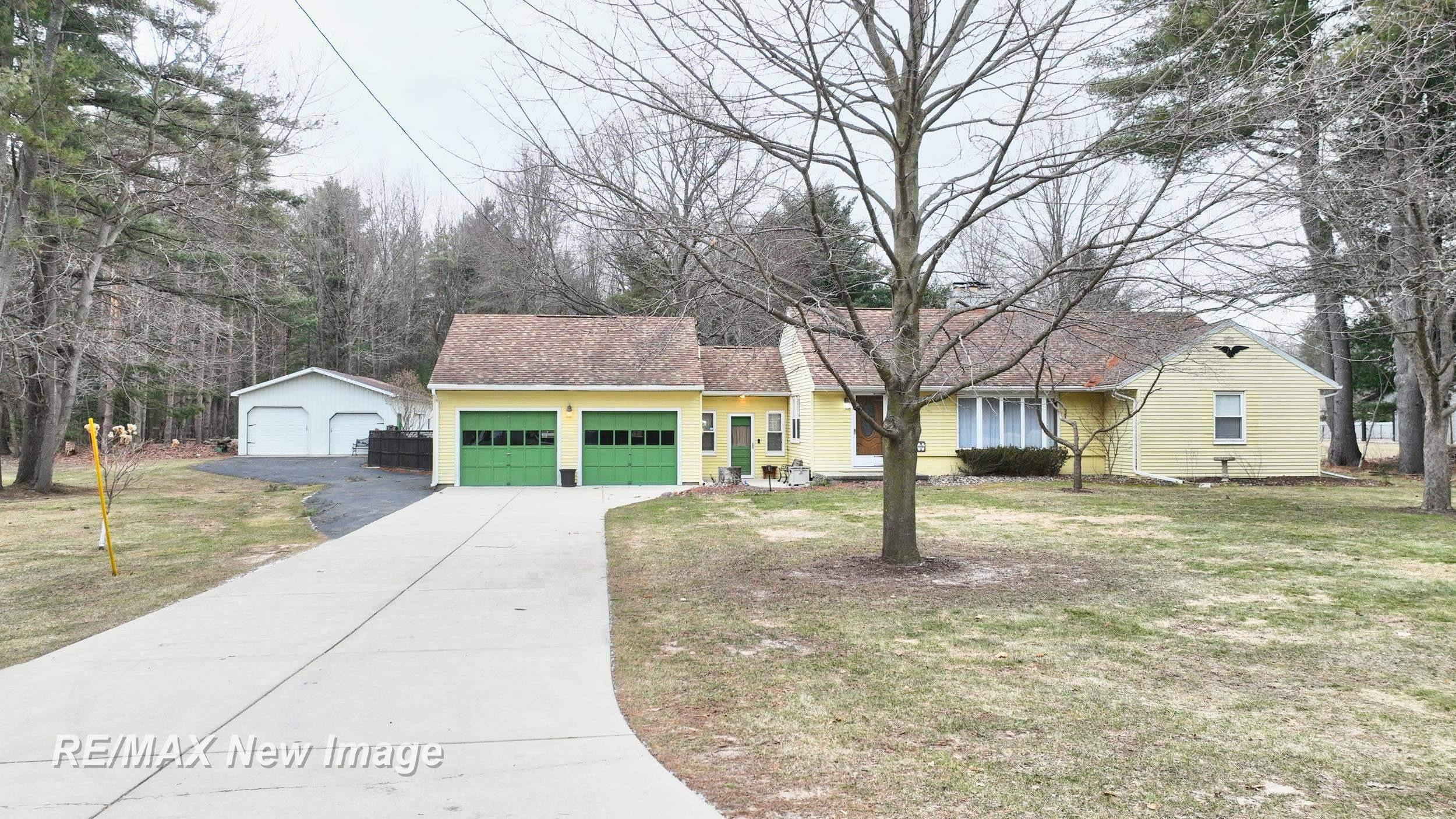 11600 Spencer Road, Saginaw, MI 48609 — front exterior