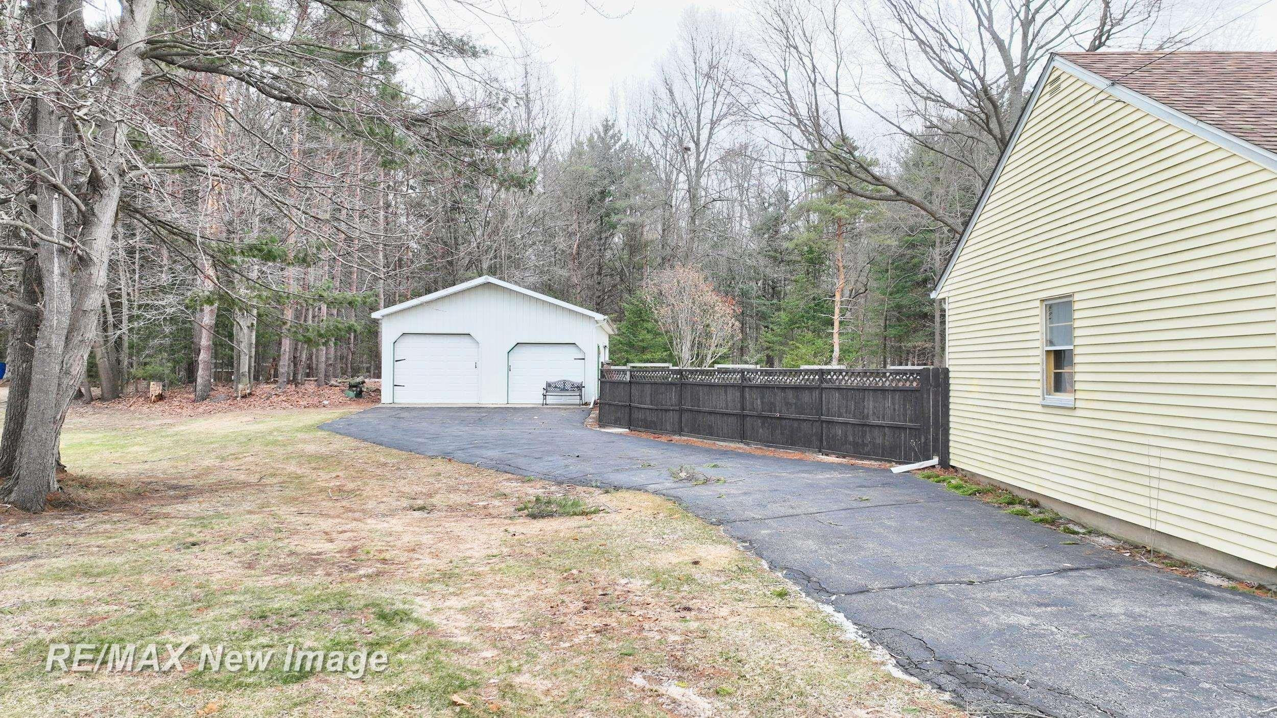 11600 Spencer Road, Saginaw, MI 48609 — Photo 2