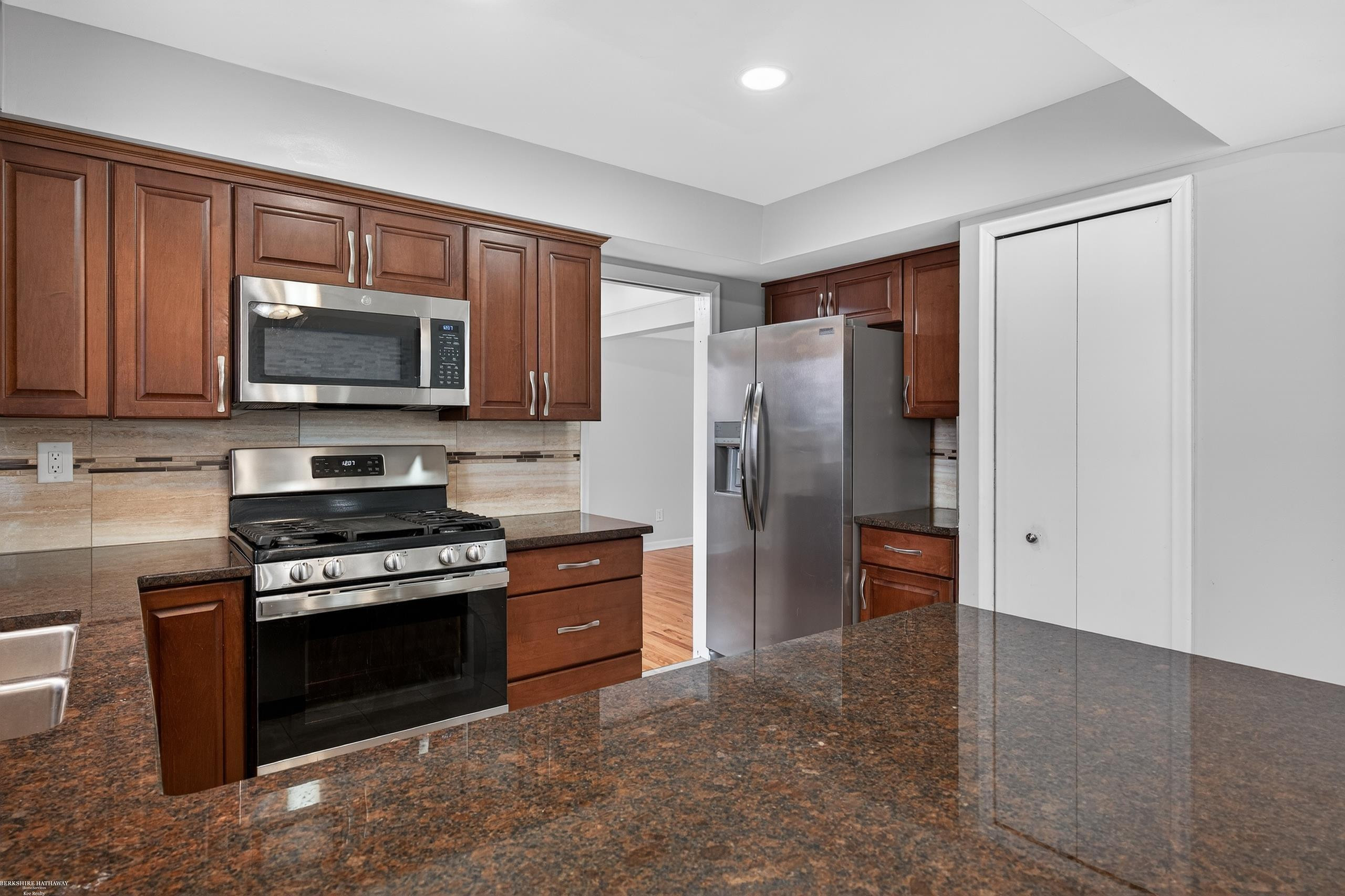 32645 Northampton Drive, Warren, MI 48093 — Photo 10