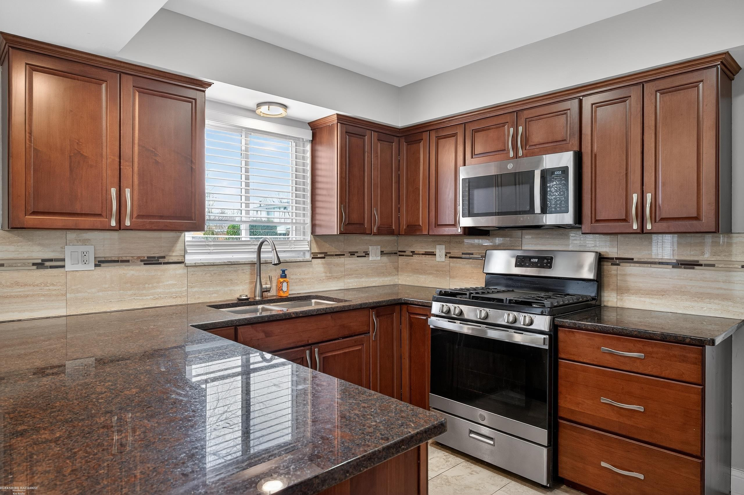 32645 Northampton Drive, Warren, MI 48093 — Photo 12