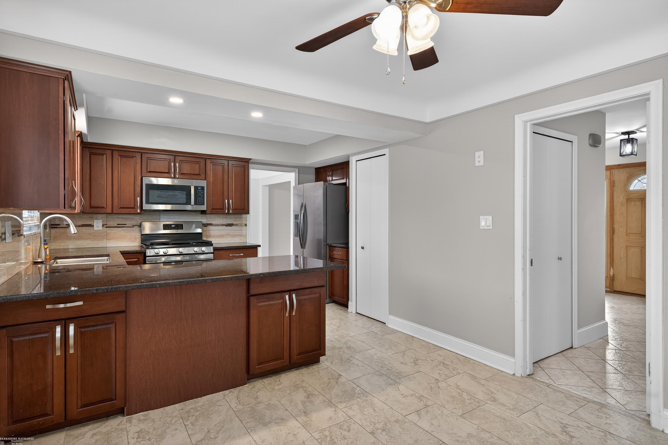 32645 Northampton Drive, Warren, MI 48093 — Photo 13