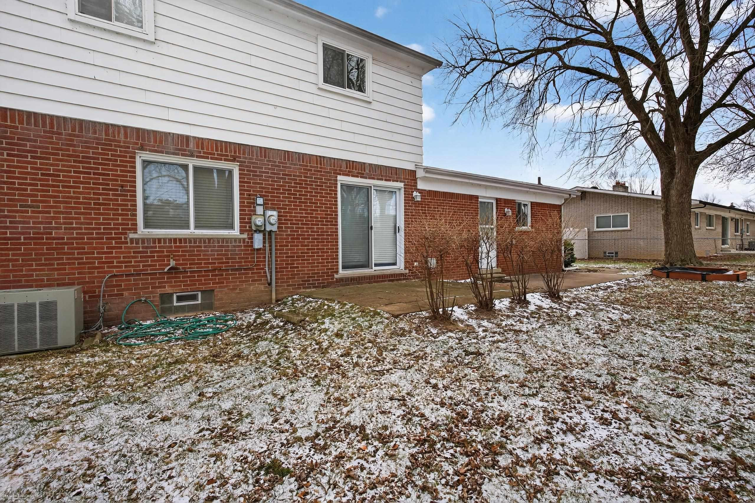 32645 Northampton Drive, Warren, MI 48093 — Photo 38