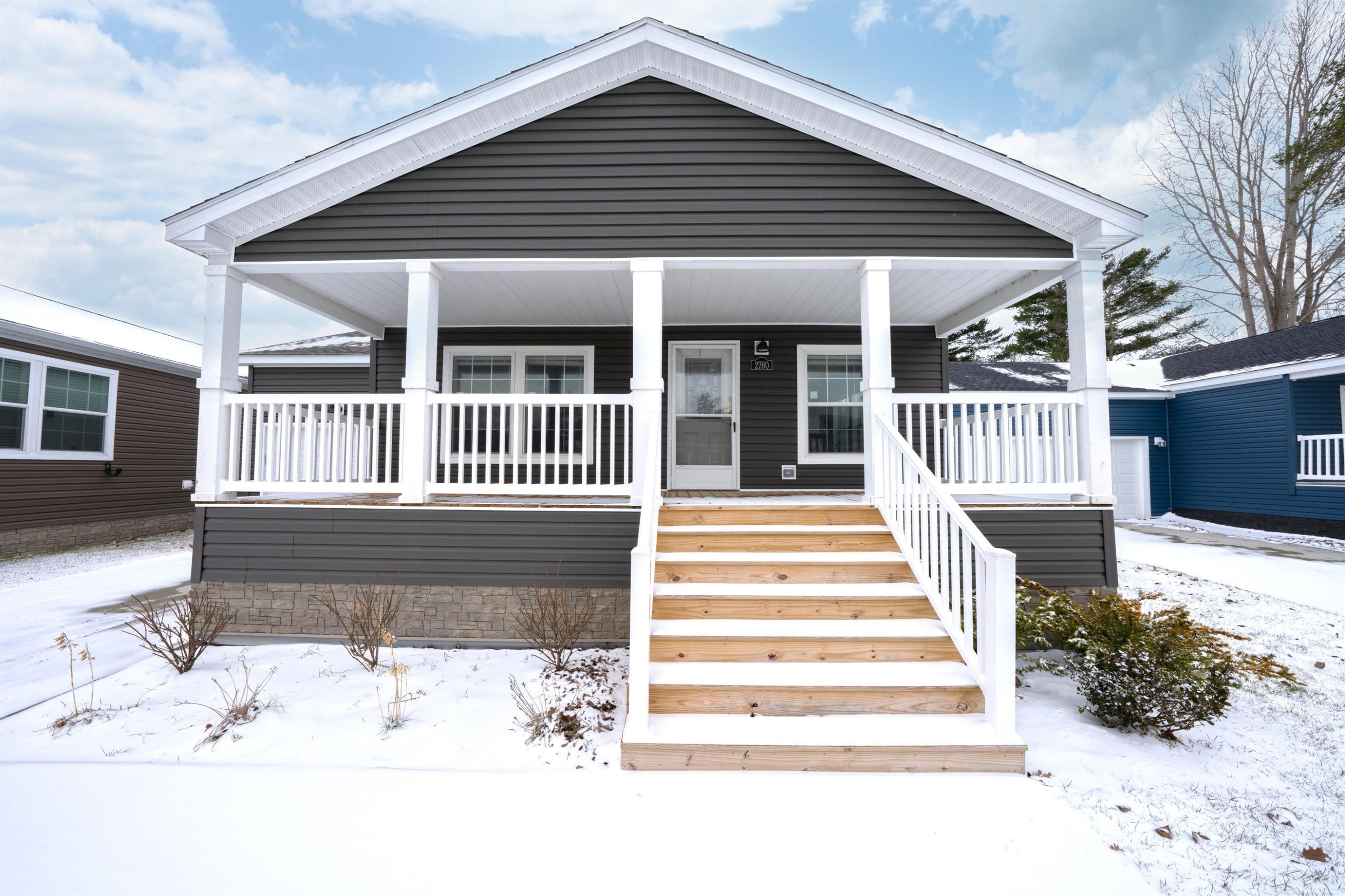 2760 Naples Court, Lapeer, MI 48446