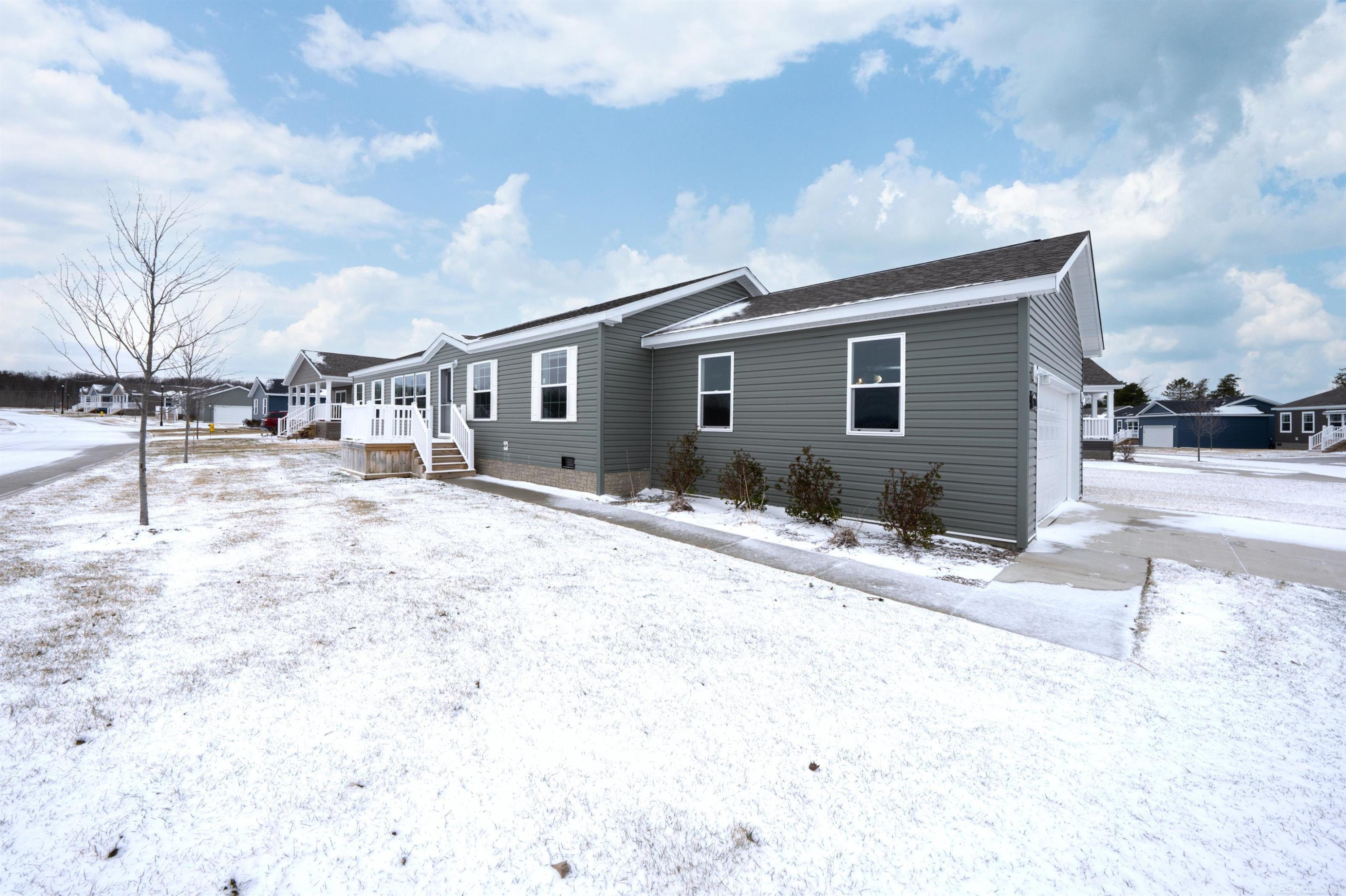 2780 Naples Court, Lapeer, MI, 48446