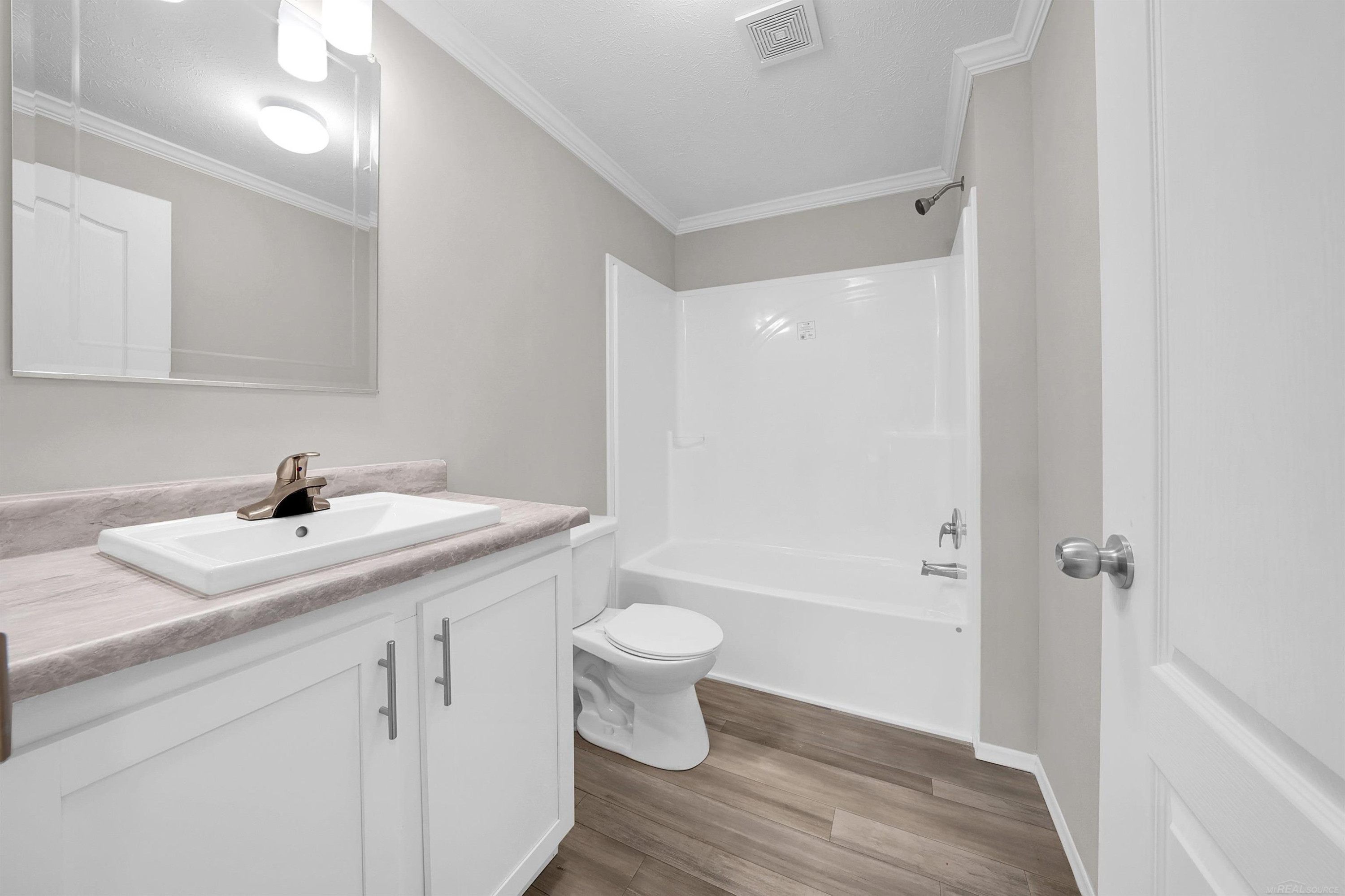 2760 Naples Court, Lapeer, MI 48446 — Photo 18