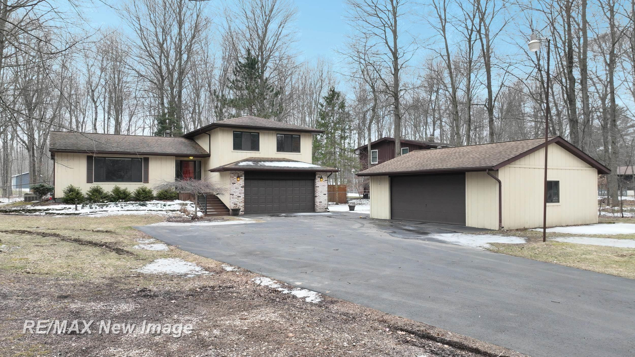 3664 E Jane Drive, Midland, MI 48642 — Photo 2