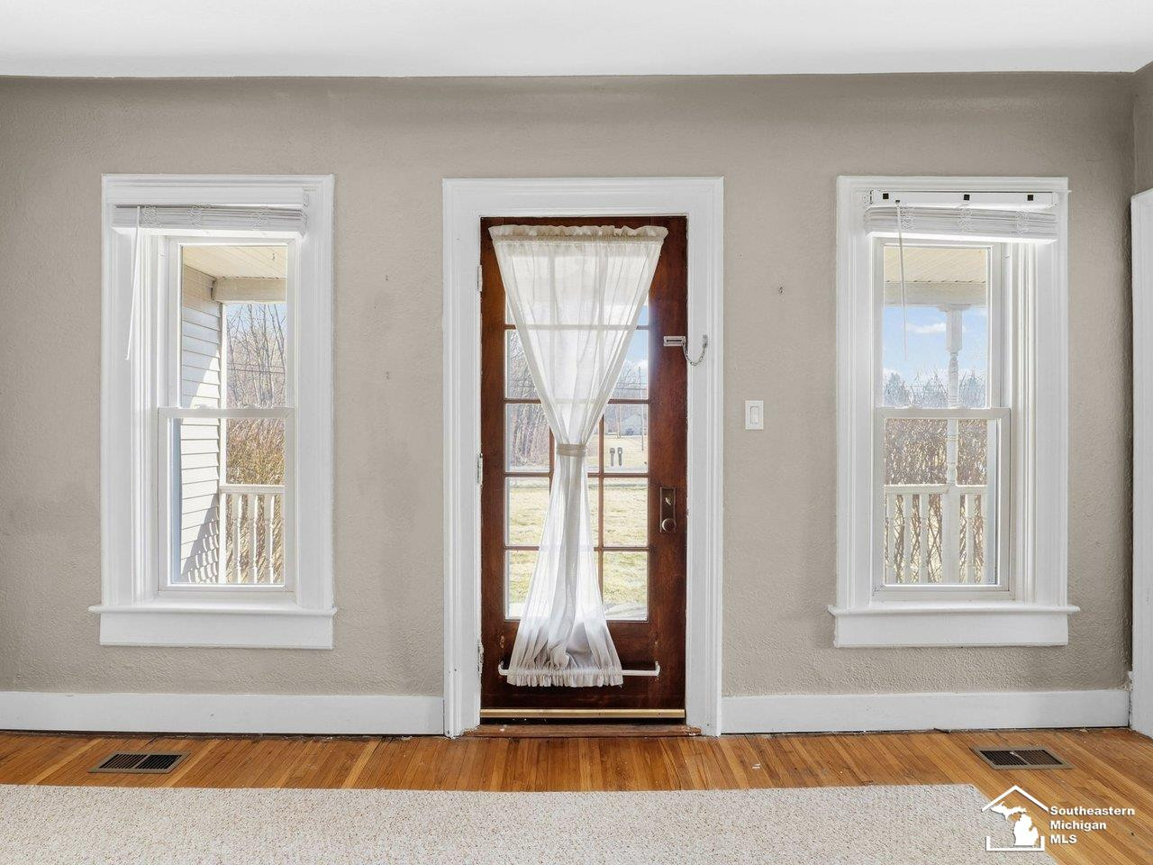 8115 Douglas Road, Lambertville, MI 48144 — Photo 5
