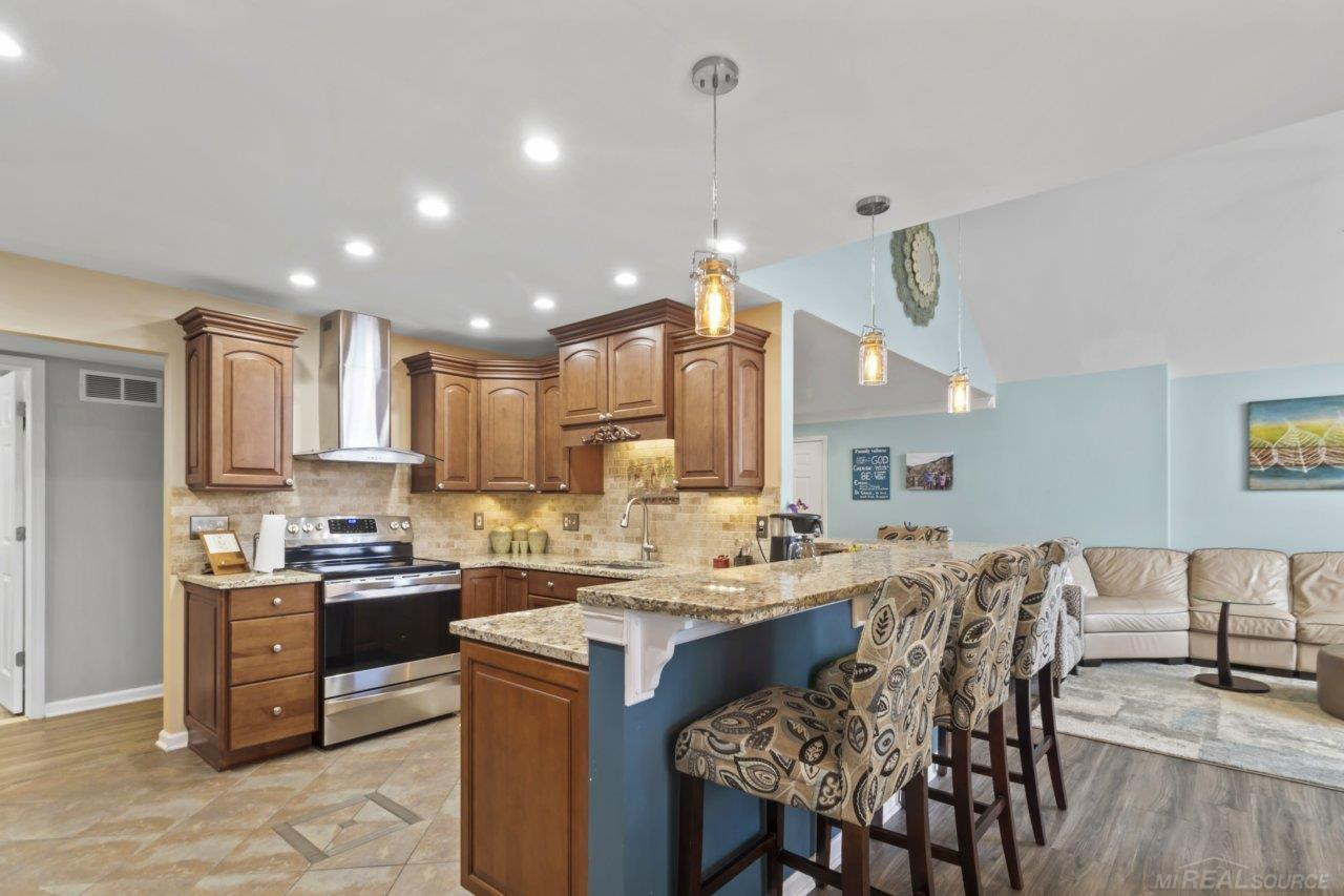 3432 Loon Lake Court, Waterford, MI 48329 — Photo 8