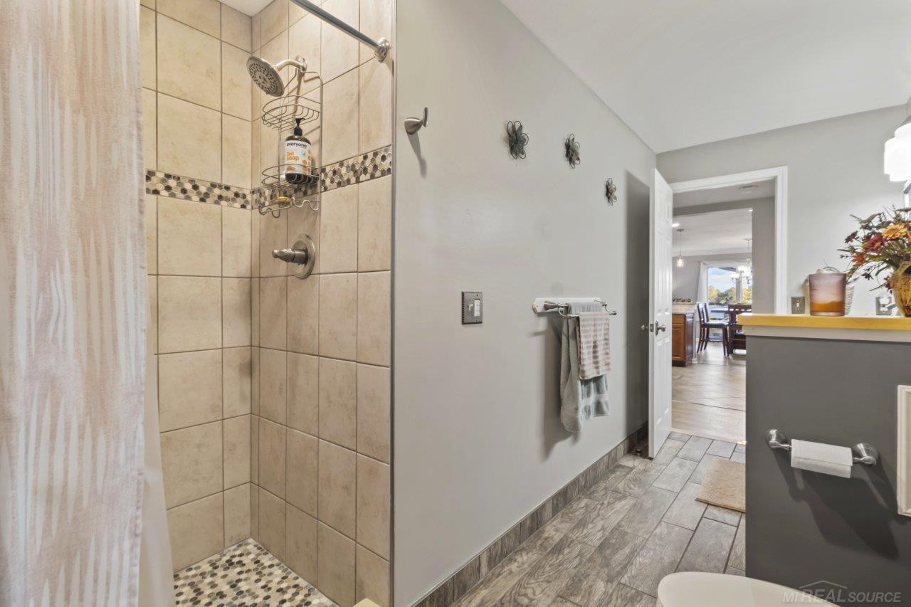 3432 Loon Lake Court, Waterford, MI 48329 — Photo 12