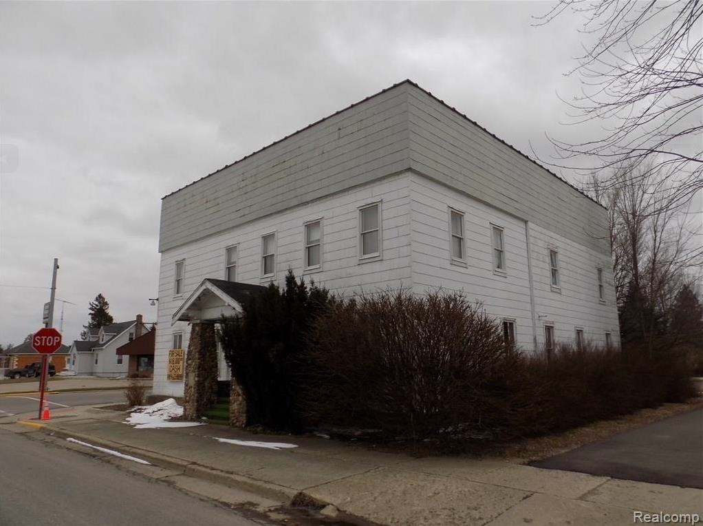 1994 W Main Street, MI — Photo 3