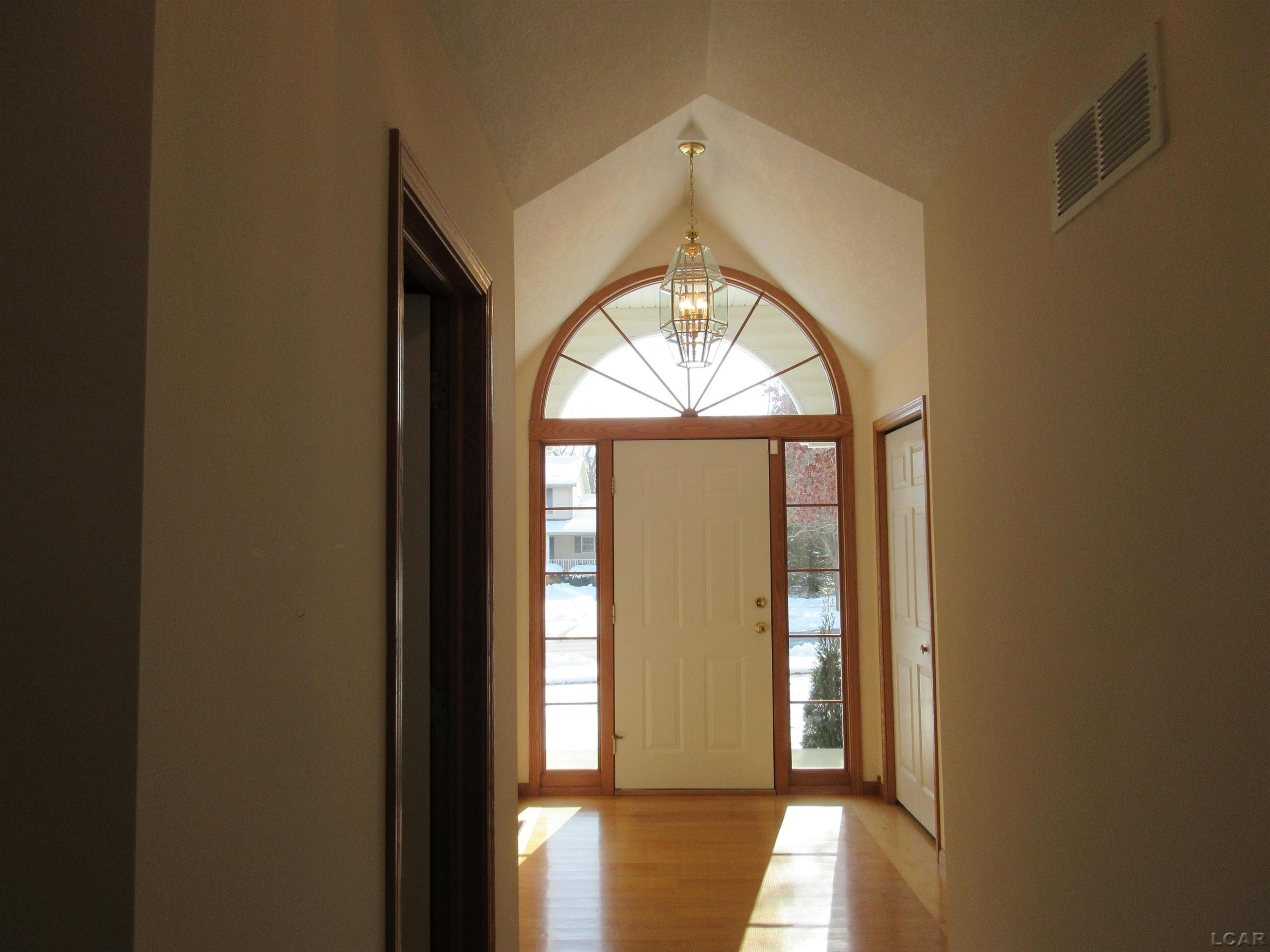 618 NOKOMIS Drive, Tecumseh, MI 49286 — Photo 5