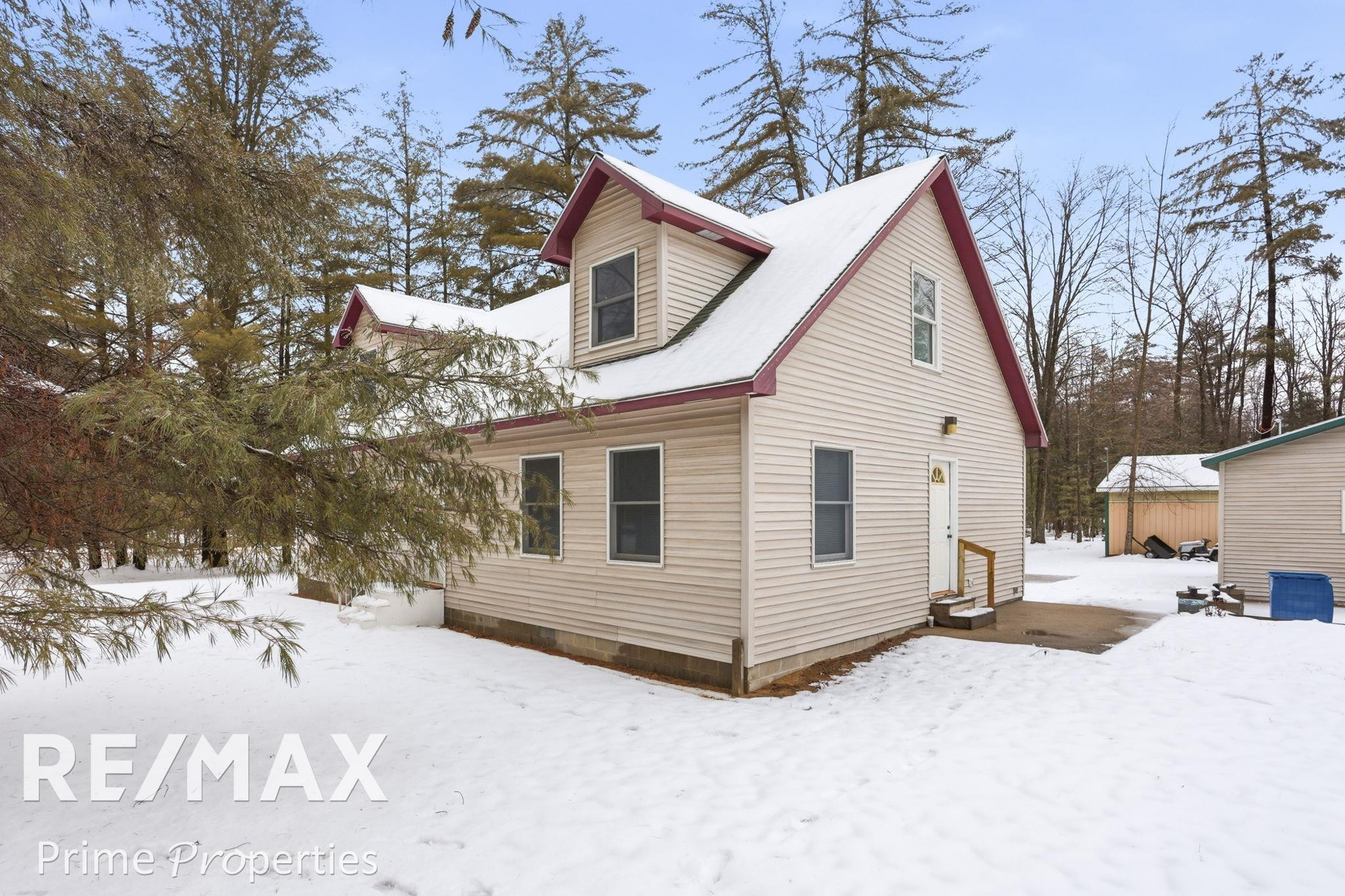 20 W River Drive, Gladwin, MI 48624 — Photo 5