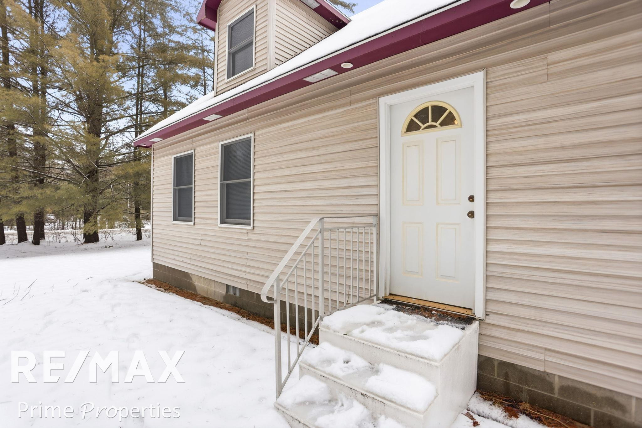 20 W River Drive, Gladwin, MI 48624 — Photo 9