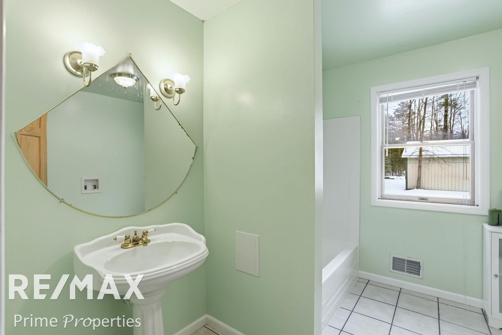 20 W River Drive, Gladwin, MI 48624 — Photo 26