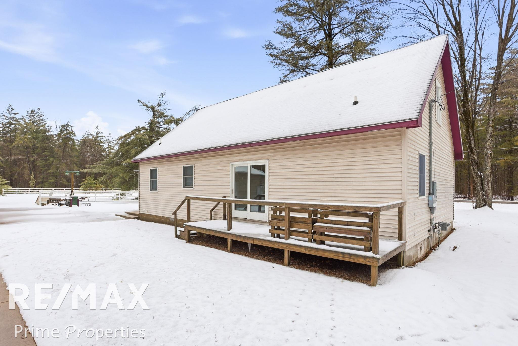 20 W River Drive, Gladwin, MI 48624 — Photo 35