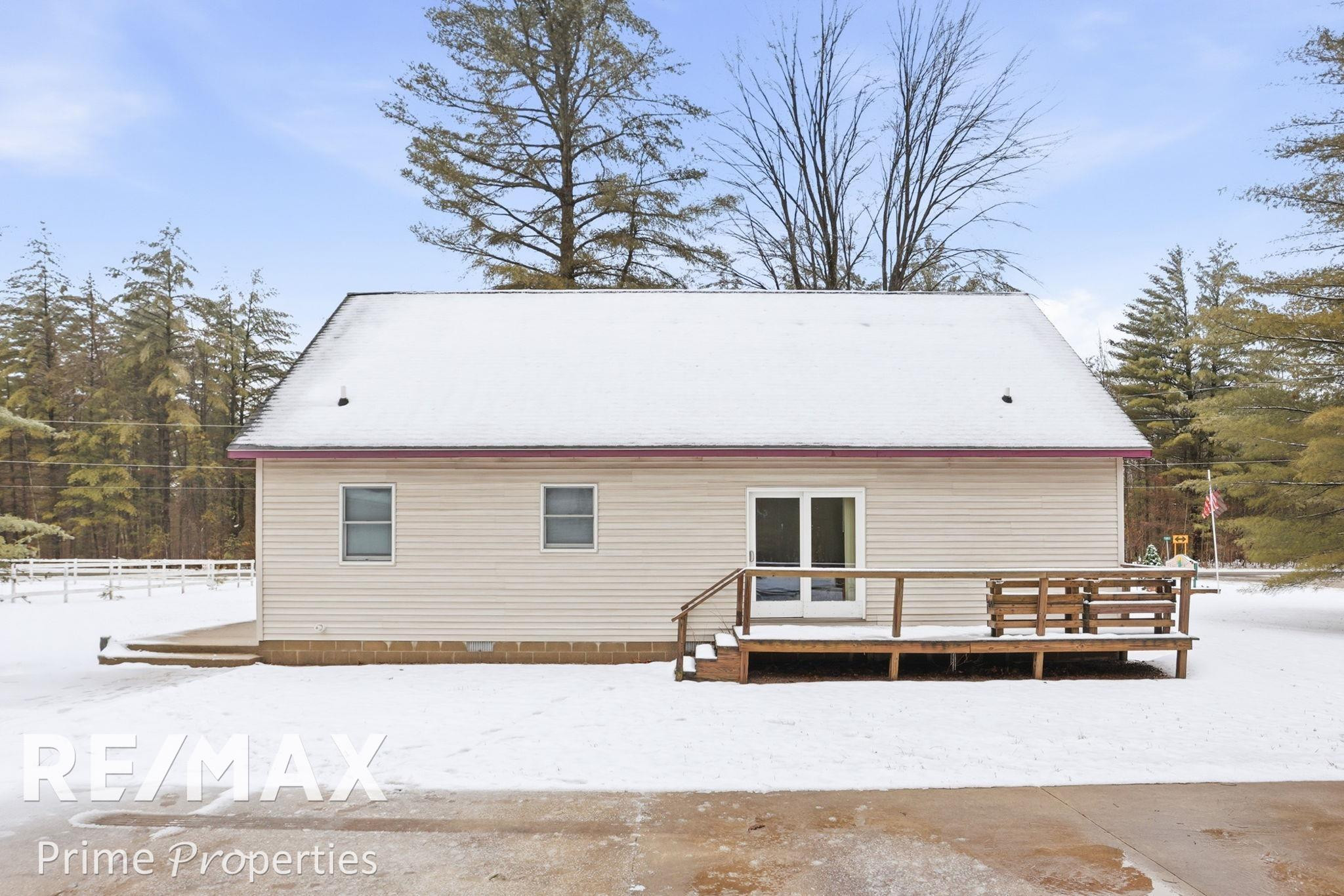 20 W River Drive, Gladwin, MI 48624 — Photo 36