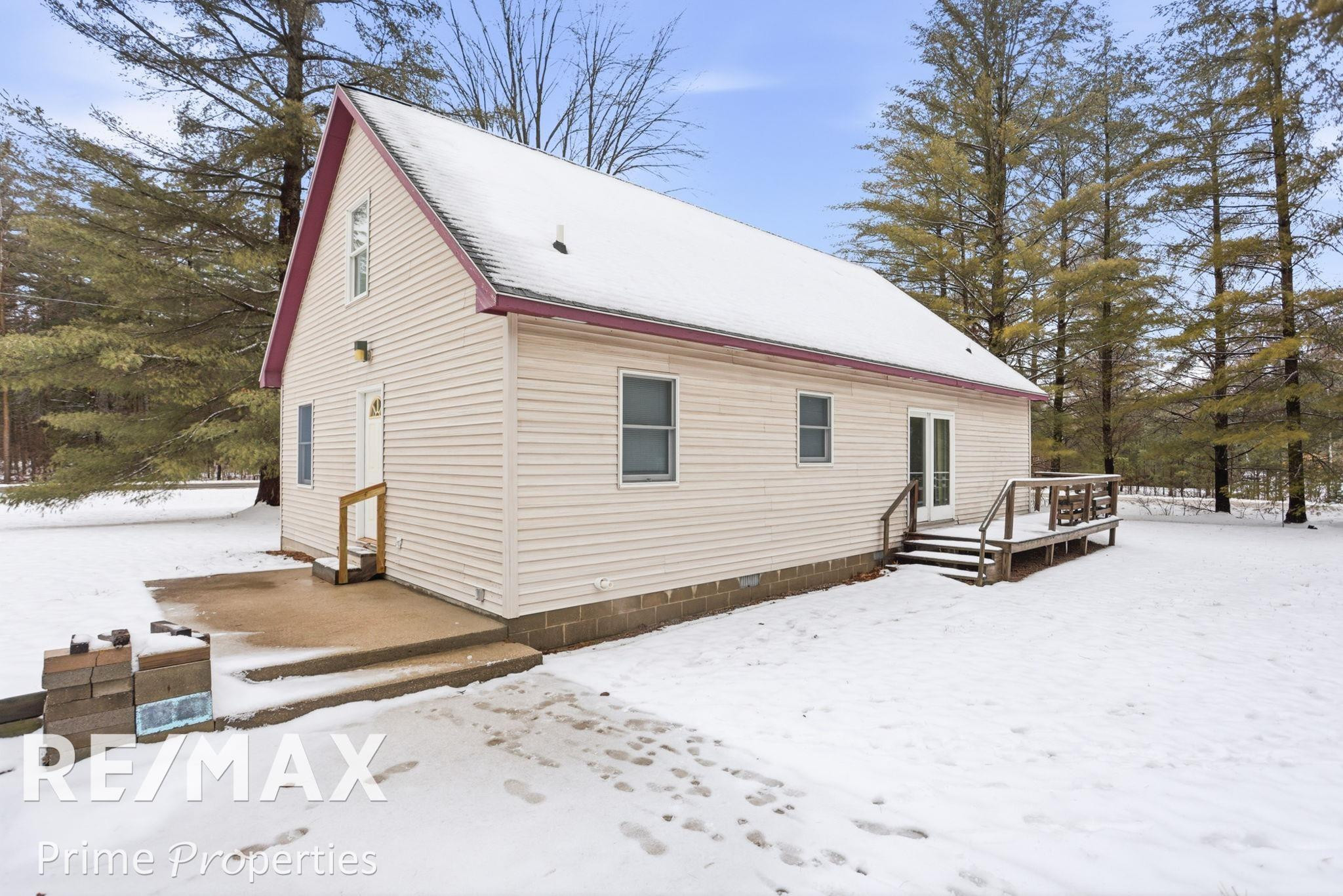 20 W River Drive, Gladwin, MI 48624 — Photo 37