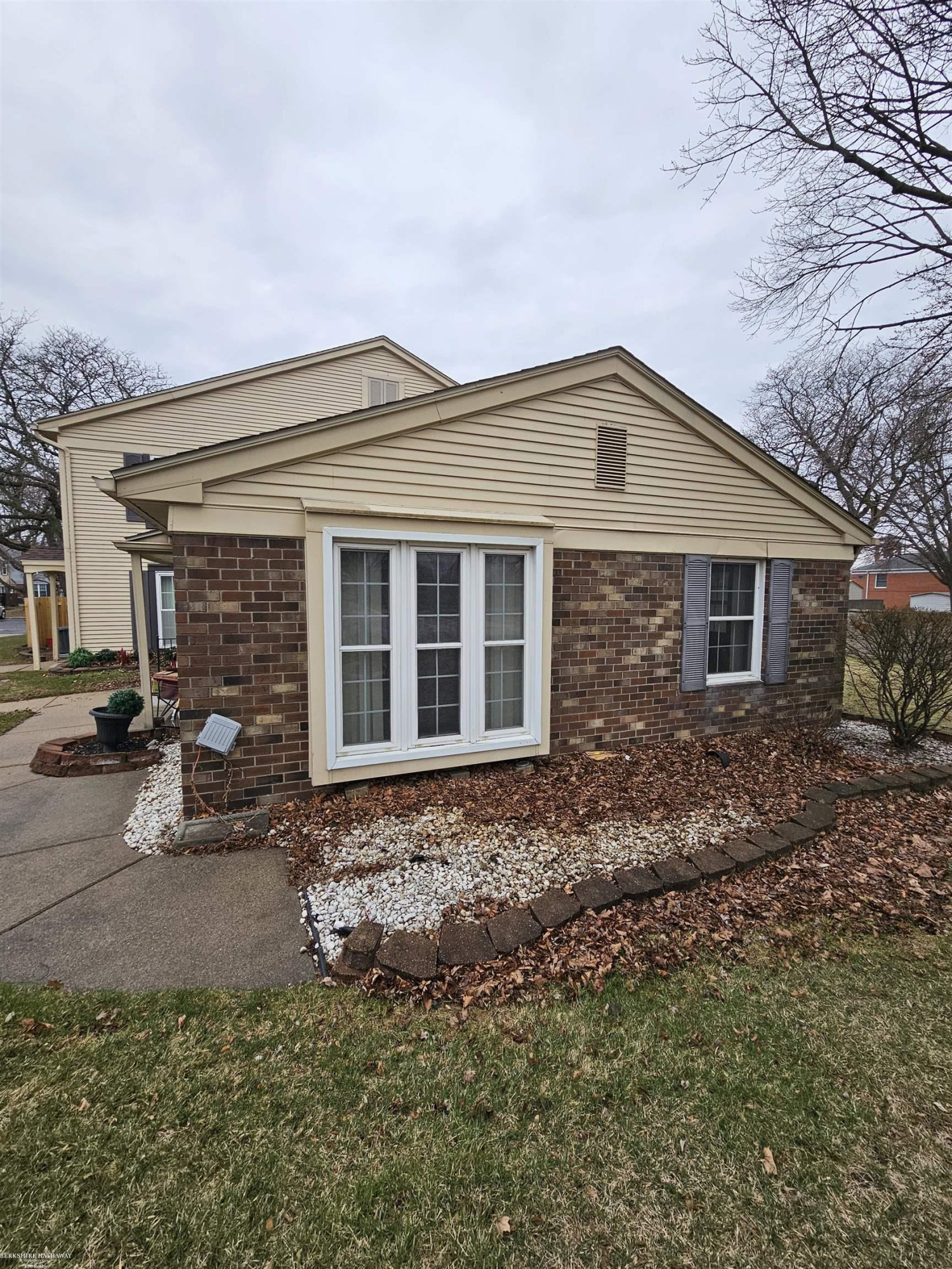 34273 Garfield Circle, 5, Fraser, MI 48026 — Photo 3