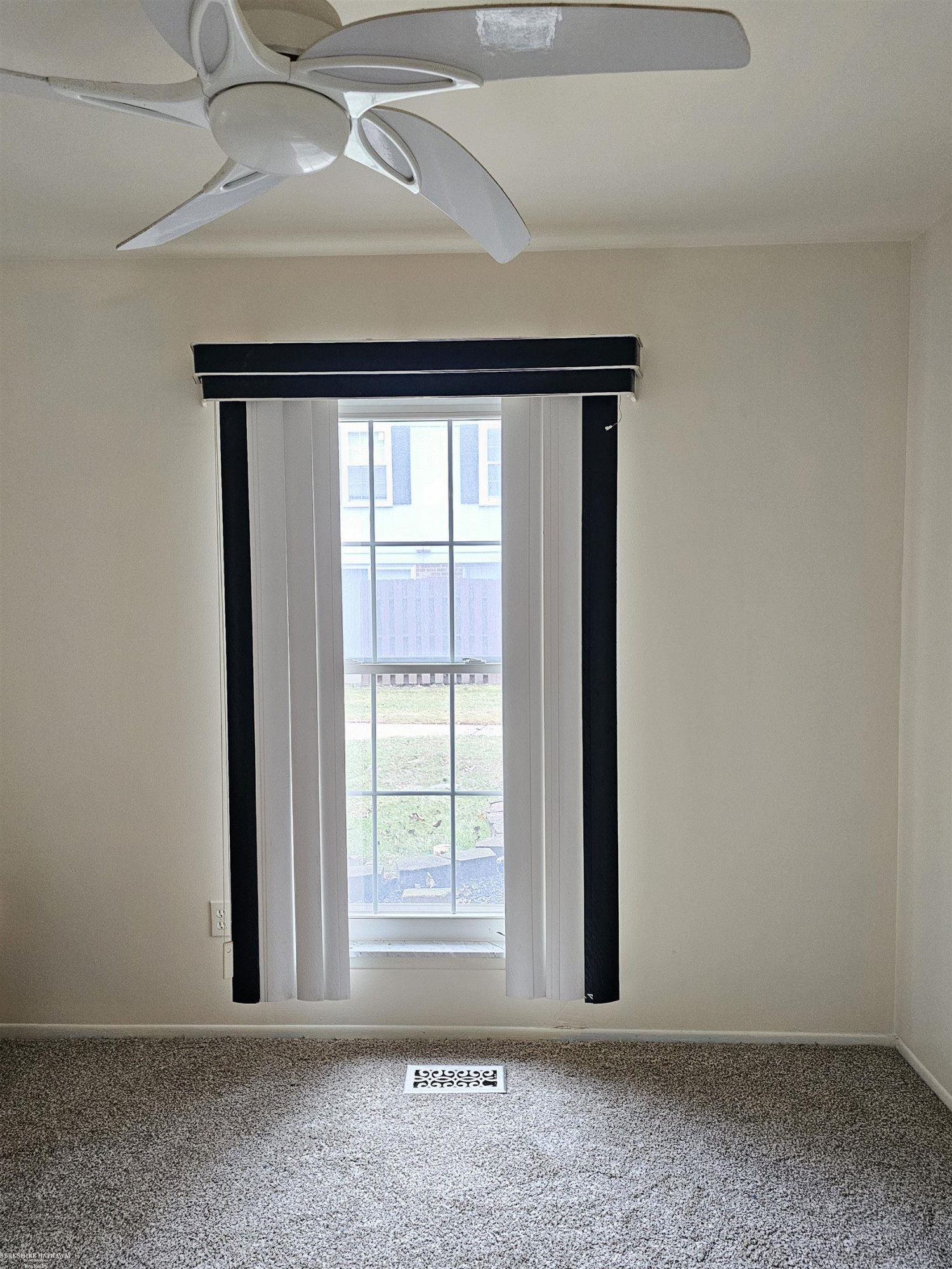 34273 Garfield Circle, 5, Fraser, MI 48026 — Photo 10