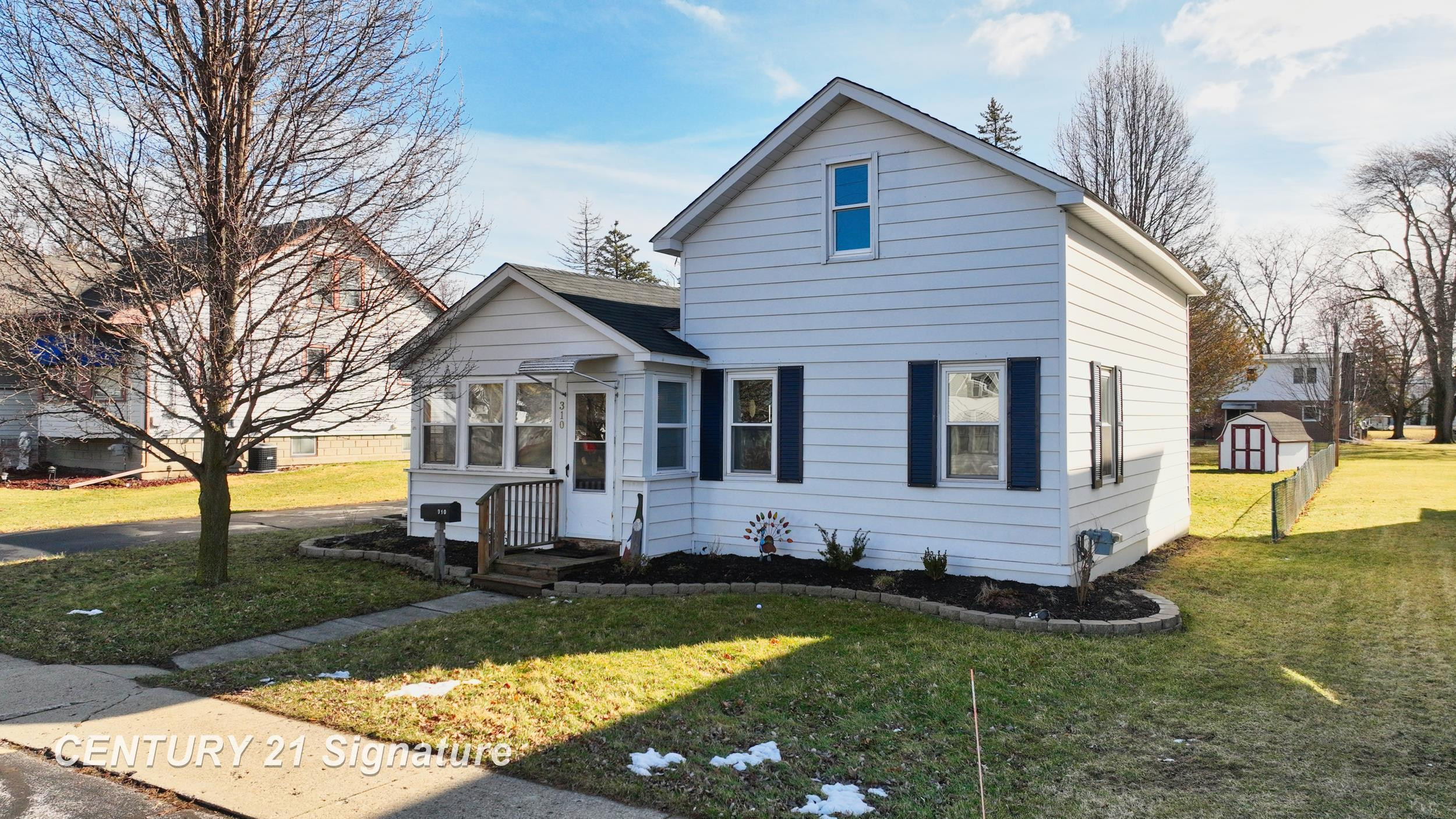 310 S Franklin St, Zilwaukee, MI 48604 — front exterior