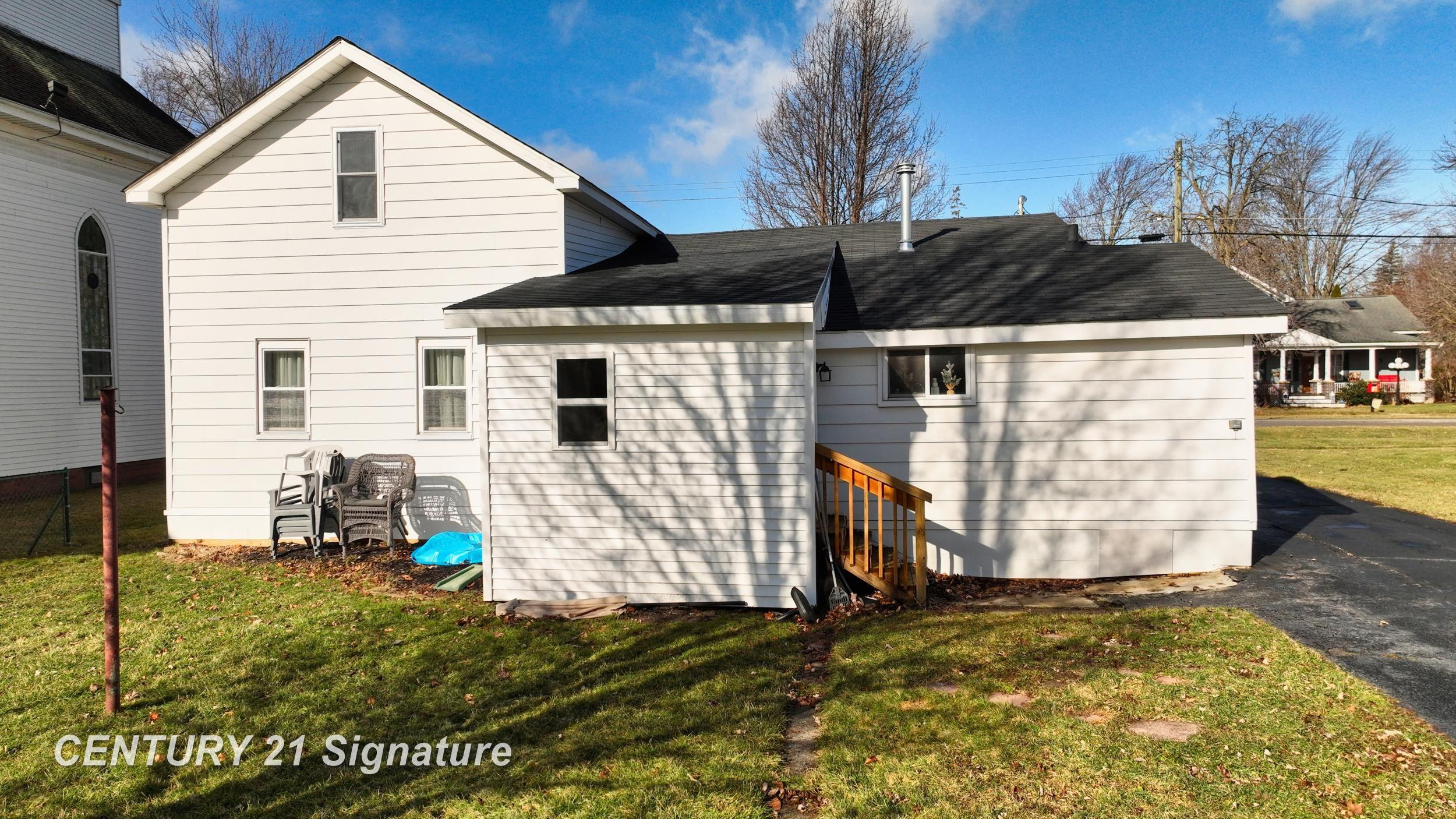 310 S Franklin St, Zilwaukee, MI 48604 — Photo 5